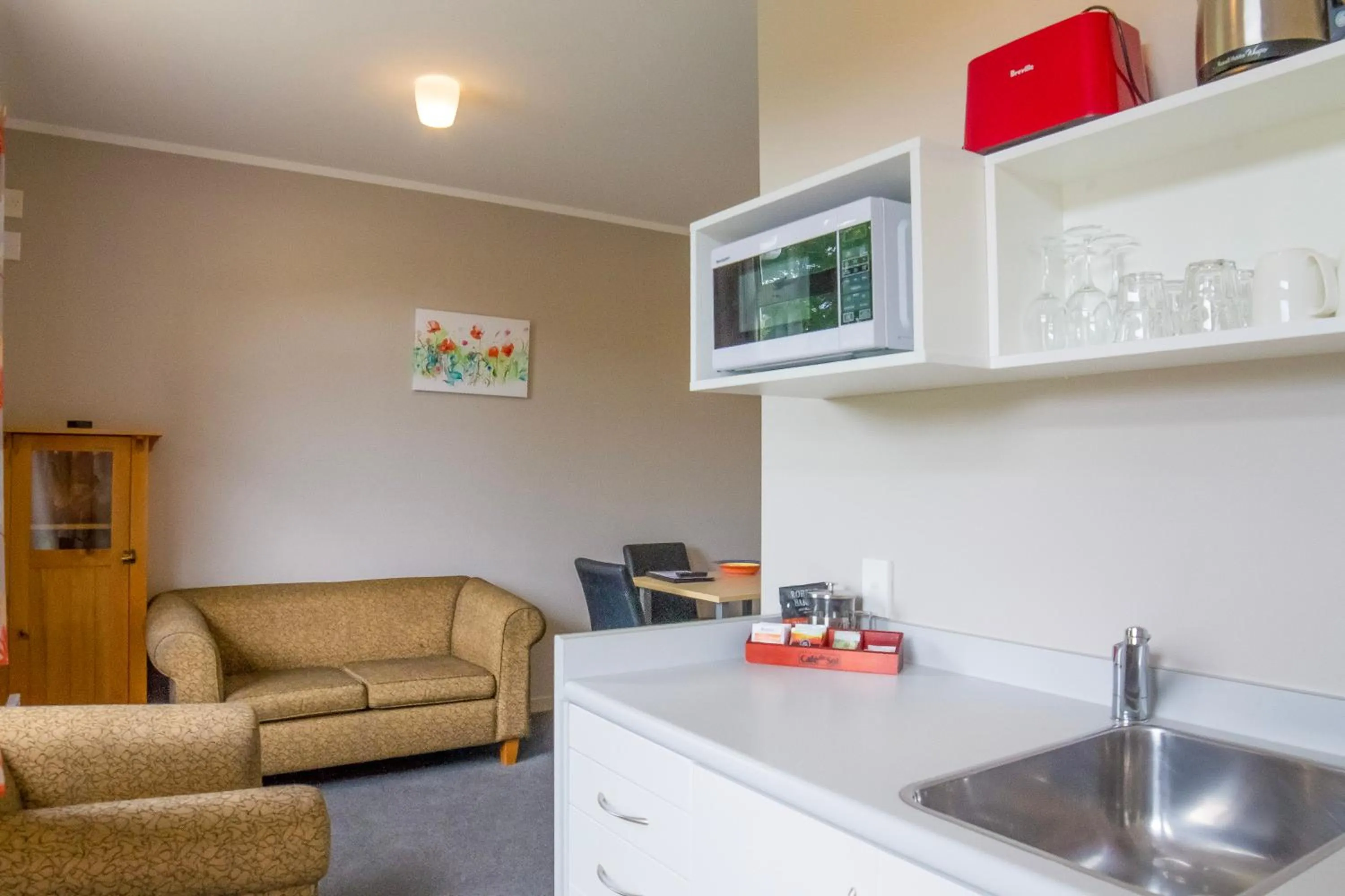 Kitchen or kitchenette in Te Anau Lakeview Holiday Park & Motels