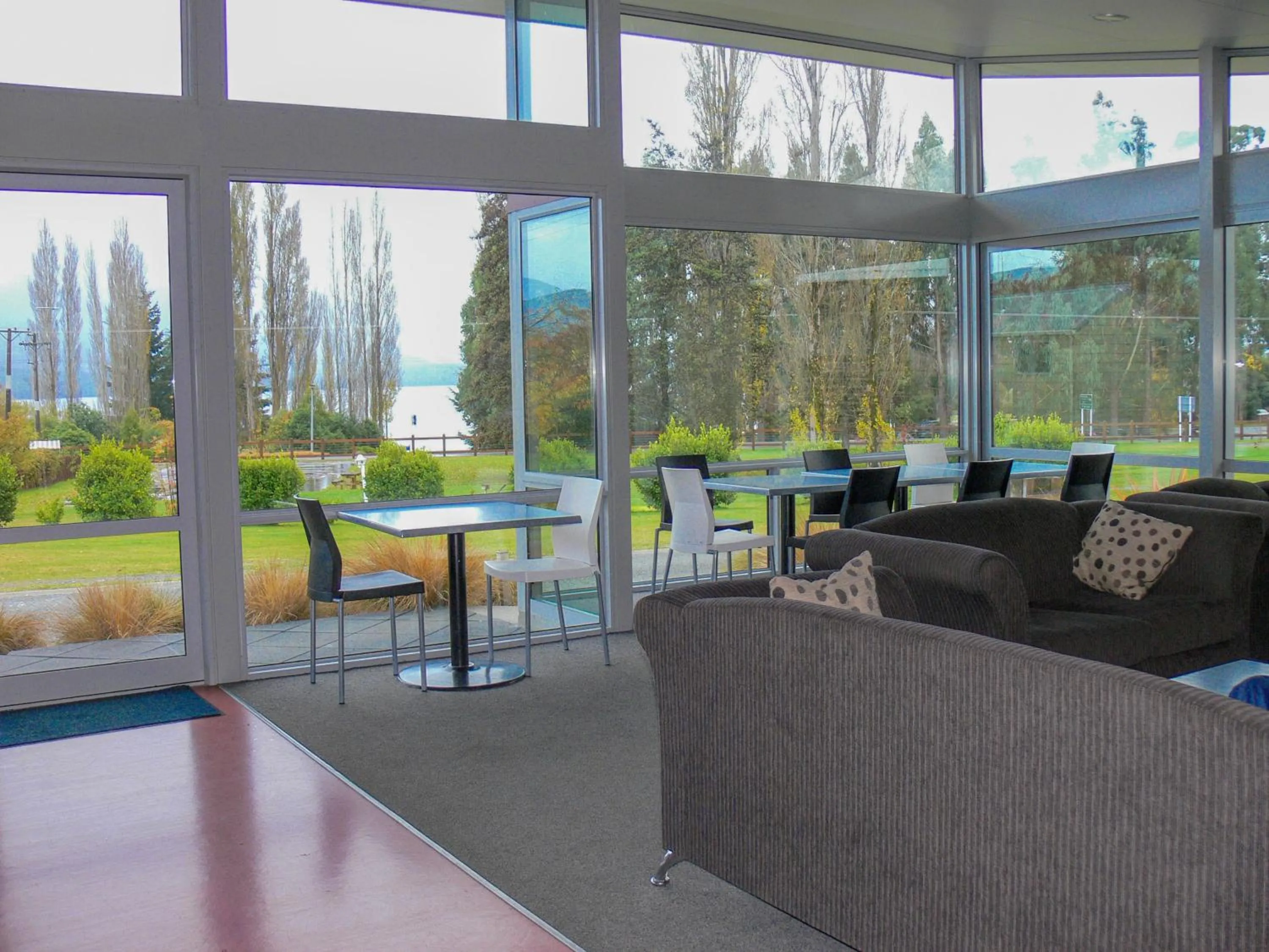 Seating area in Te Anau Lakeview Holiday Park & Motels