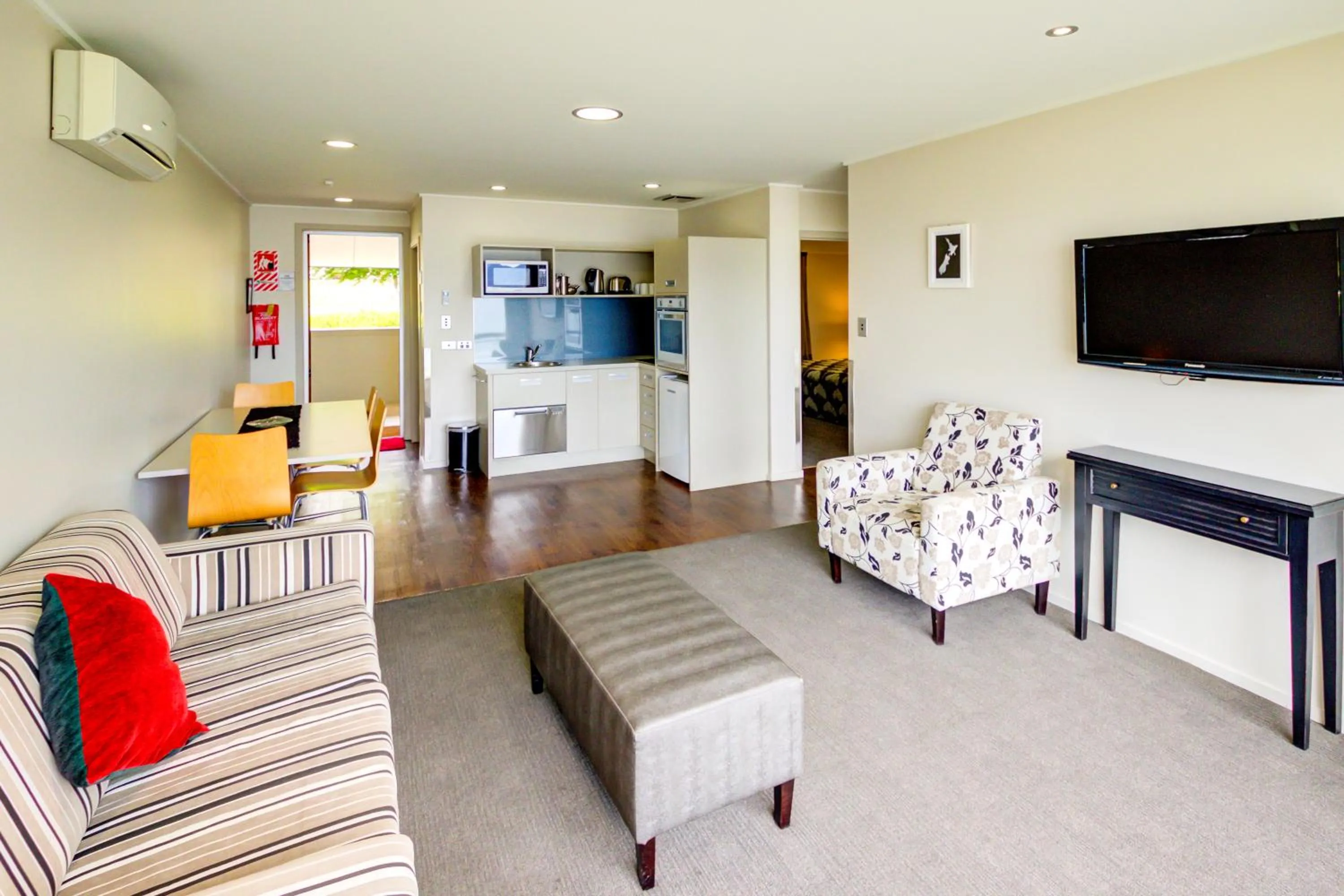 TV and multimedia in Te Anau Lakeview Holiday Park & Motels