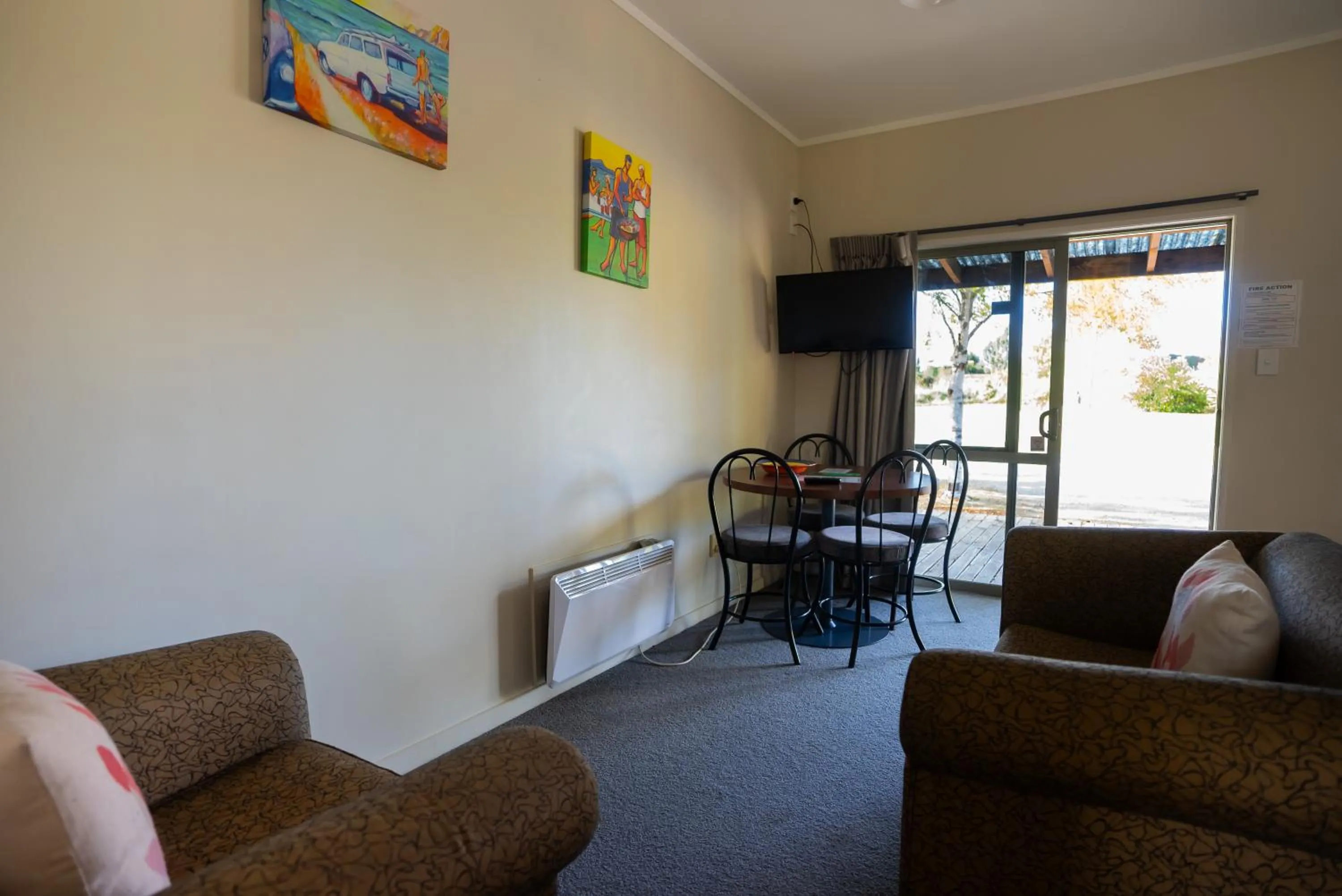 TV and multimedia in Te Anau Lakeview Holiday Park & Motels