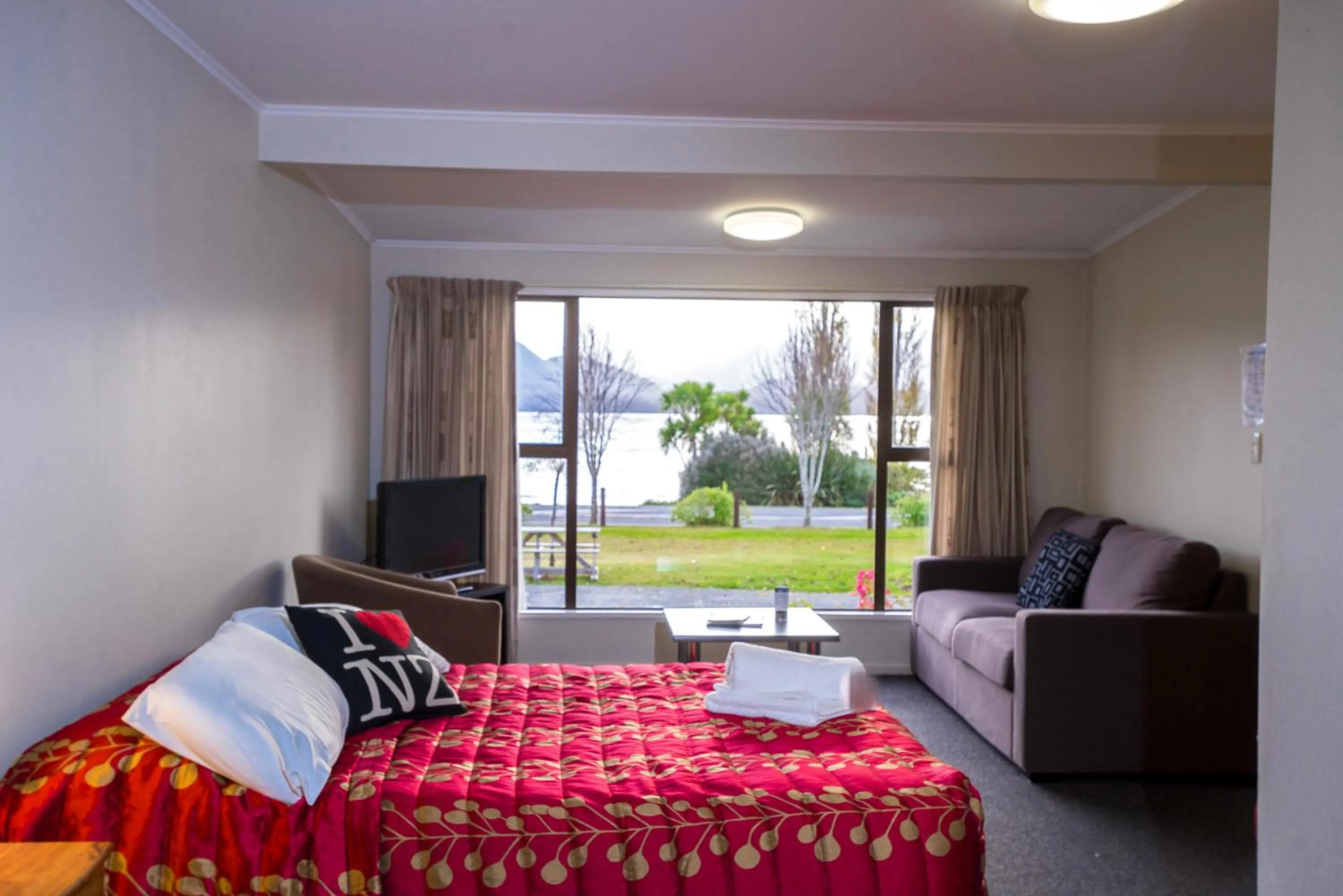 Bed in Te Anau Lakeview Holiday Park & Motels