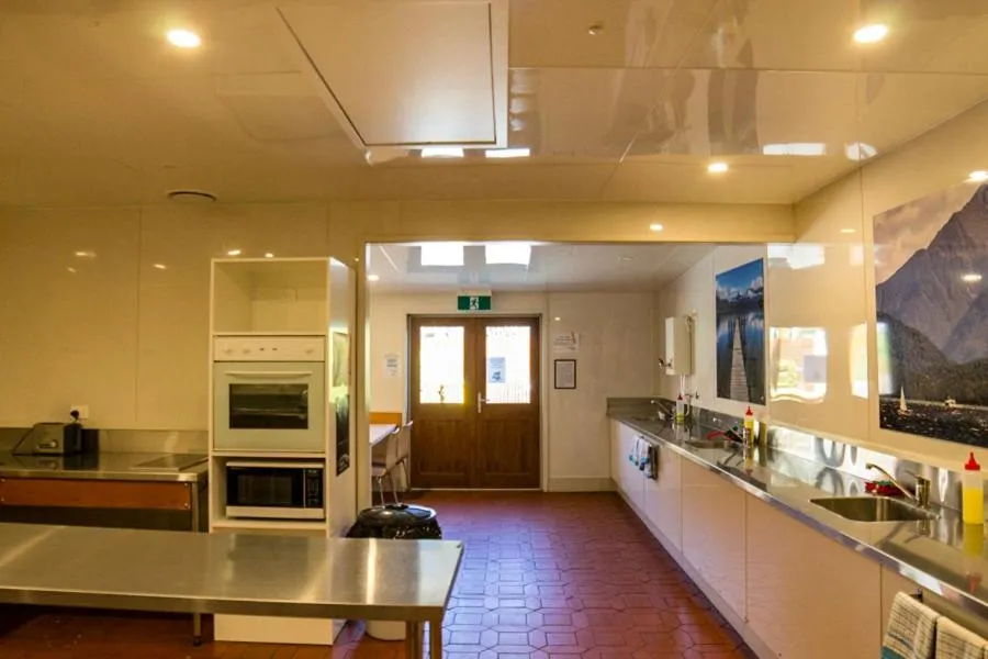 Kitchen or kitchenette in Te Anau Lakeview Holiday Park & Motels
