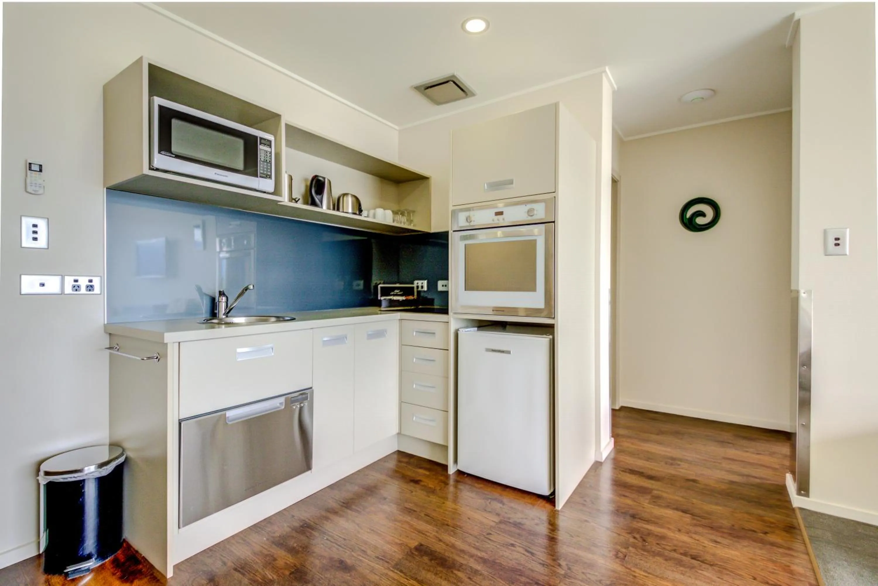 Kitchen or kitchenette in Te Anau Lakeview Holiday Park & Motels