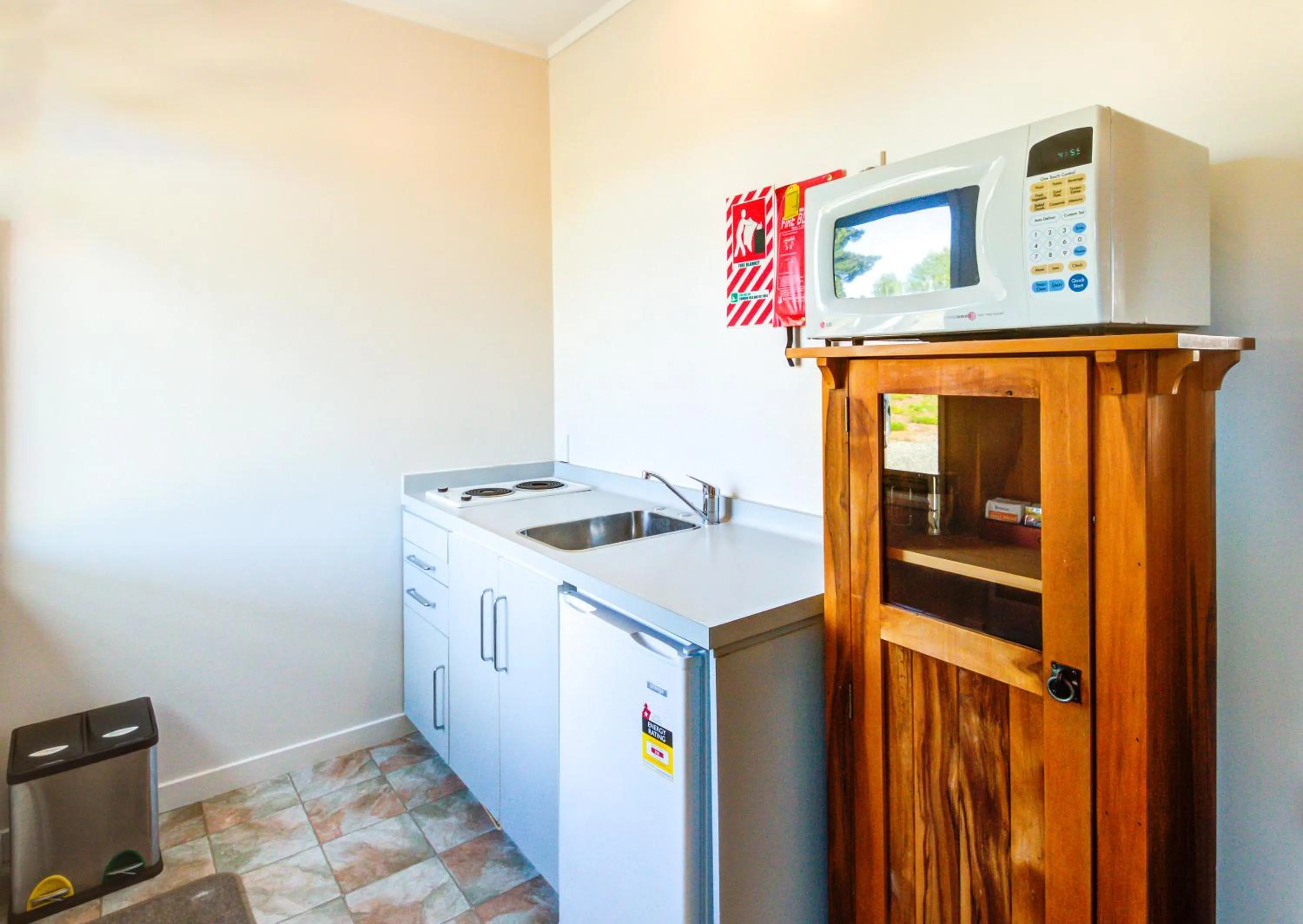 Kitchen or kitchenette in Te Anau Lakeview Holiday Park & Motels