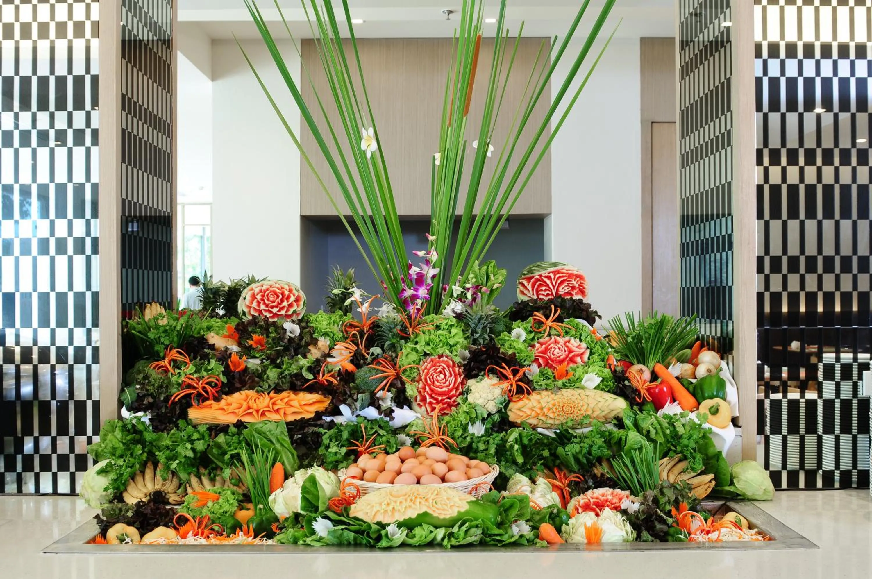 Restaurant/places to eat in ASHLEE Plaza Patong Hotel & Spa