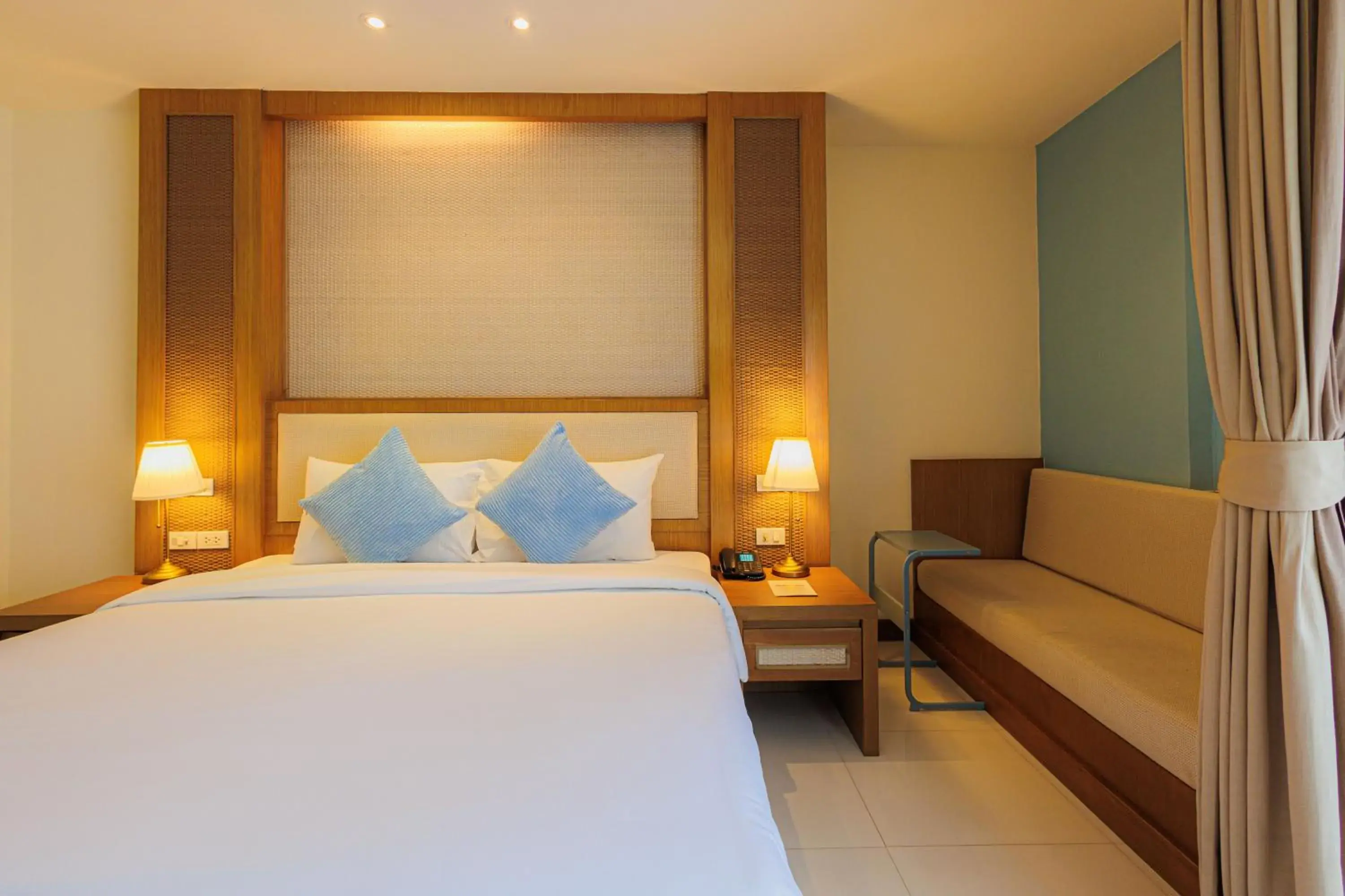 Superior King Room in ASHLEE Plaza Patong Hotel & Spa Superior King Room in ASHLEE Plaza Patong Hotel & Spa