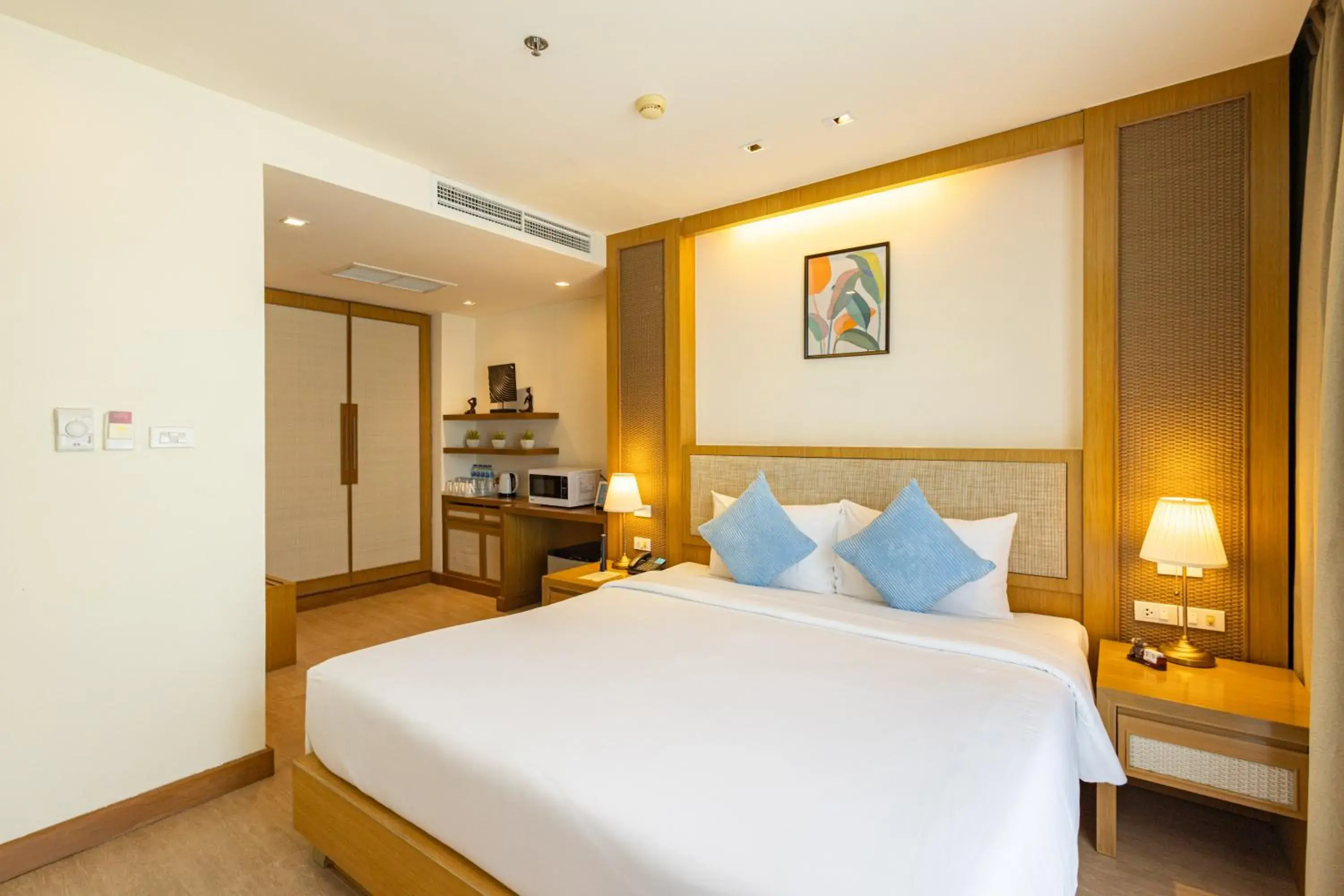 Family Room in ASHLEE Plaza Patong Hotel & Spa Family Room in ASHLEE Plaza Patong Hotel & Spa