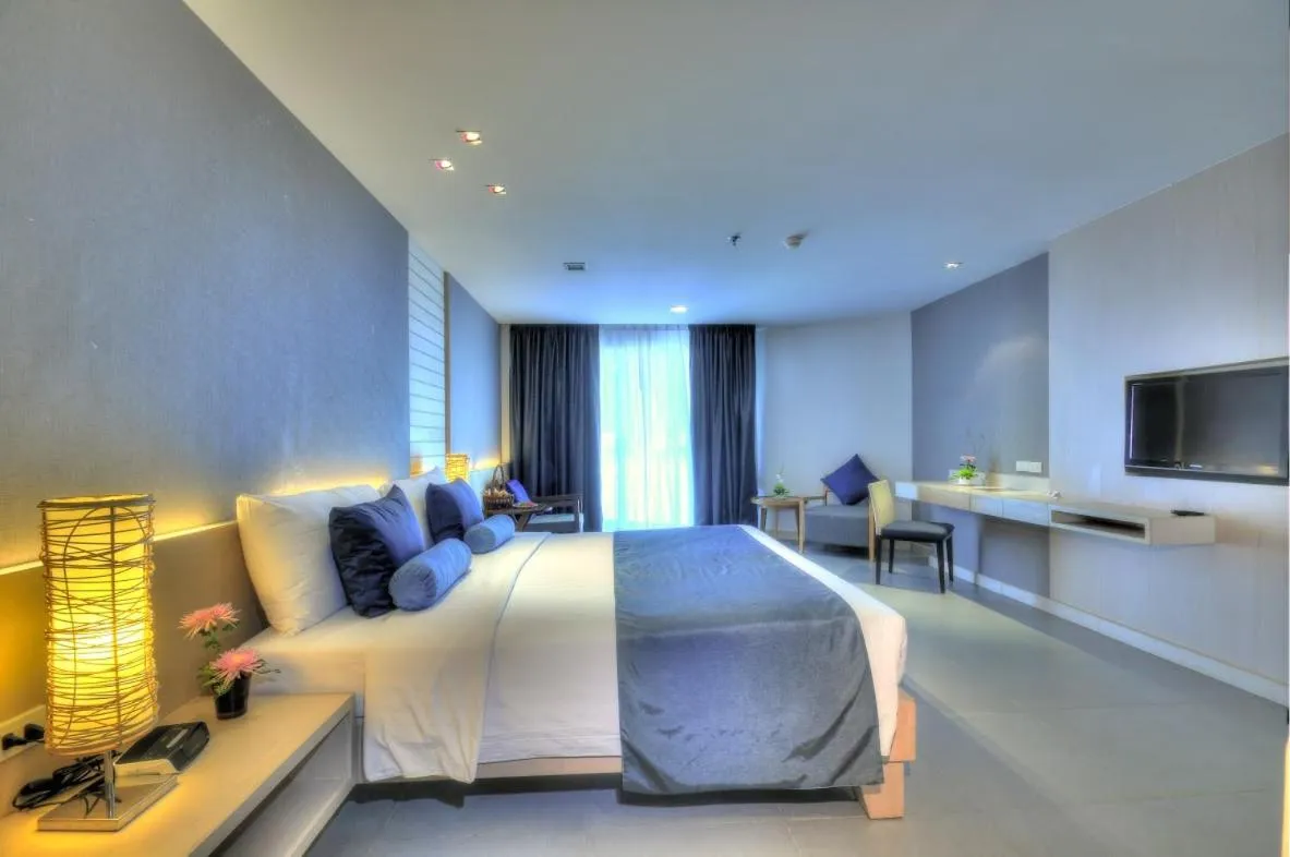 Bed in ASHLEE Heights Hotel Patong