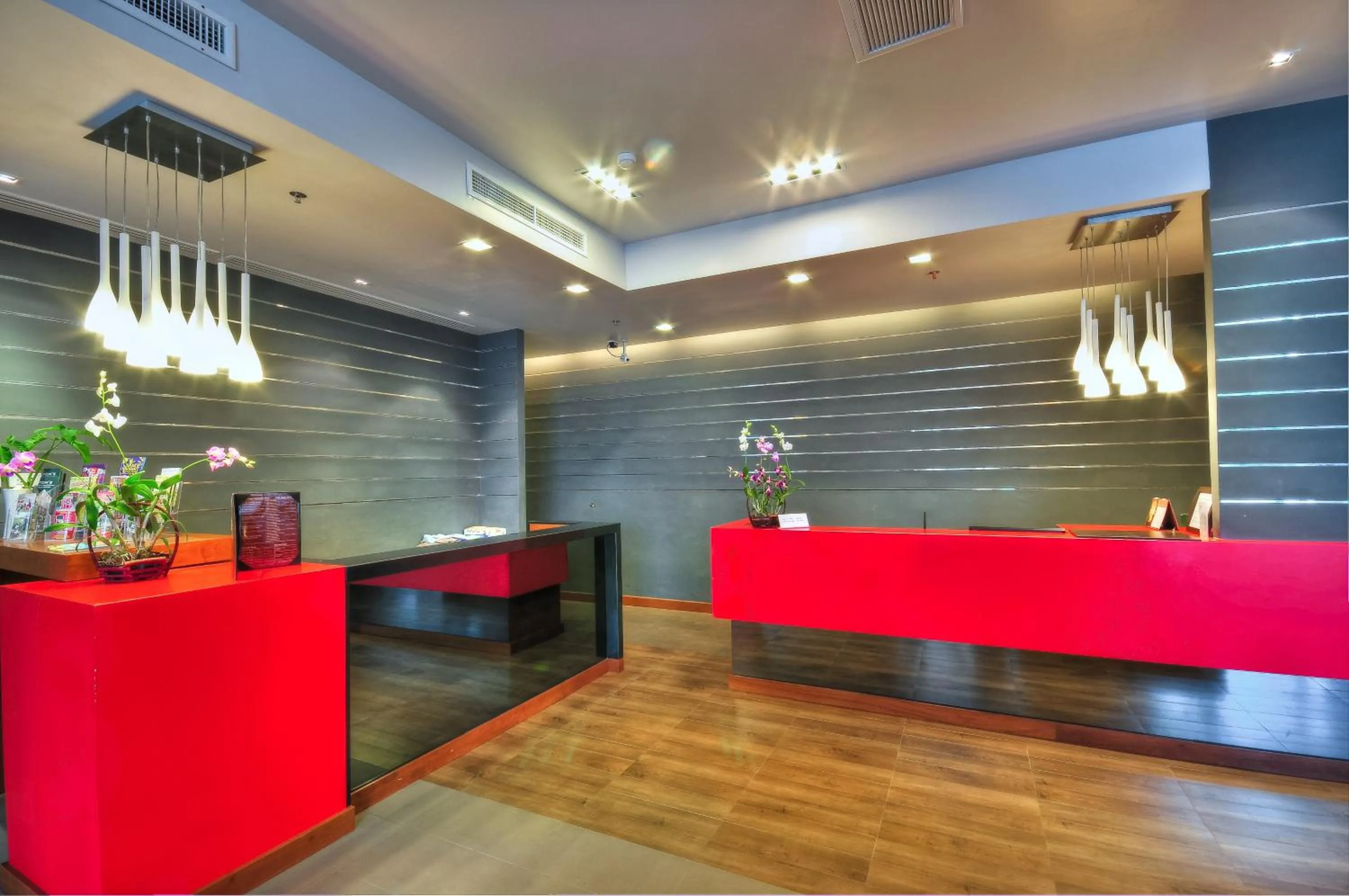 Lobby or reception in ASHLEE Heights Hotel Patong