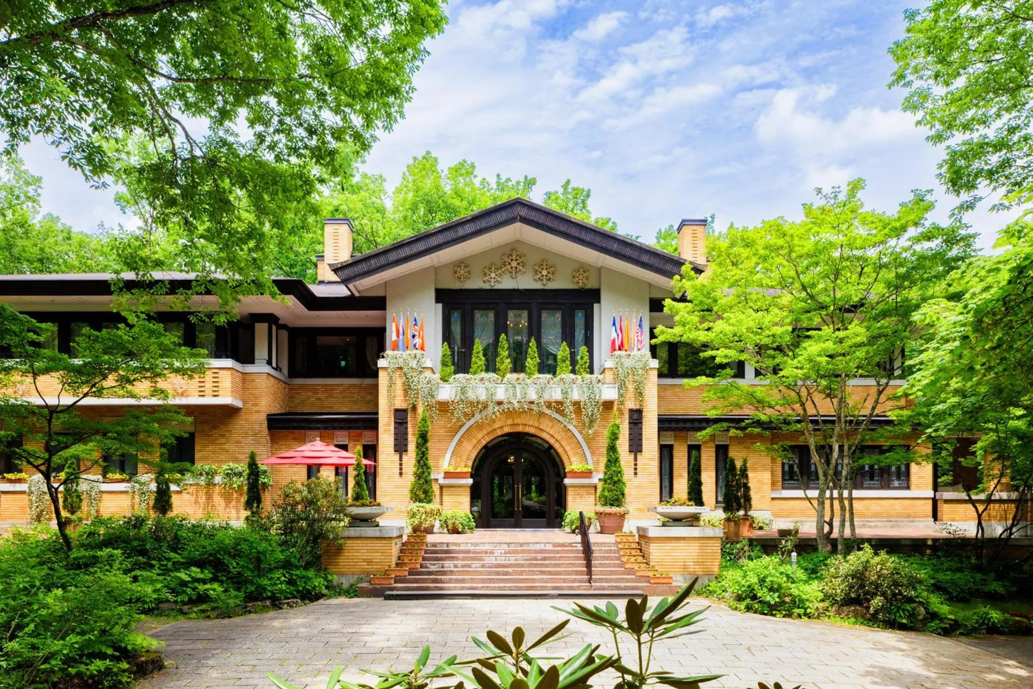 Property building in Hotel La Neige