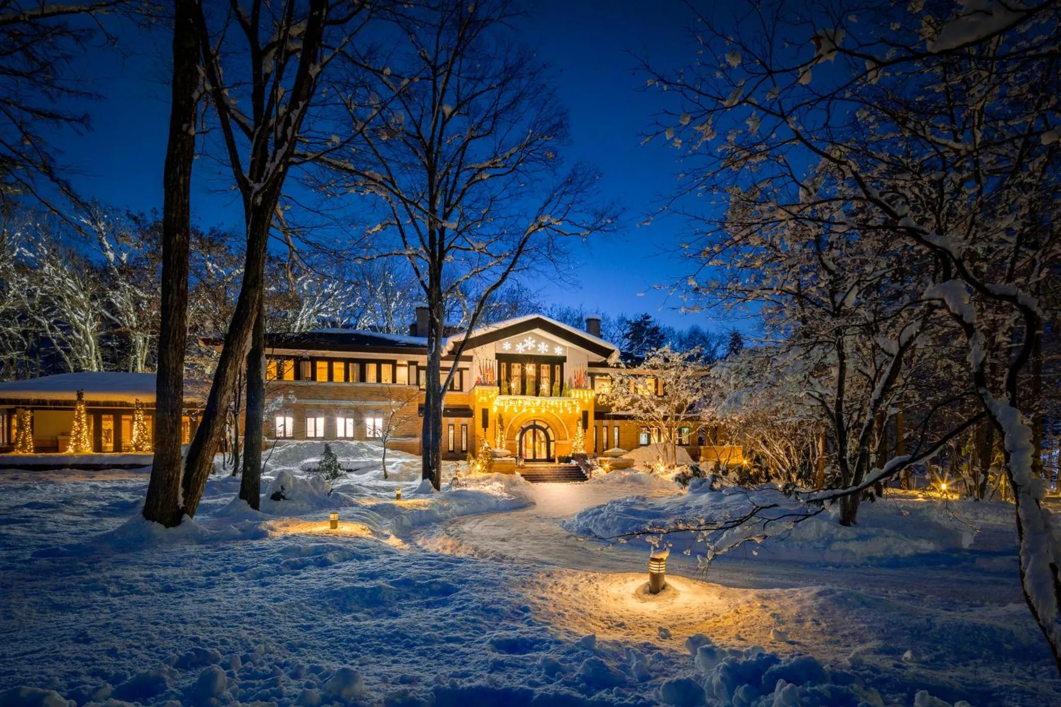 Property building in Hotel La Neige