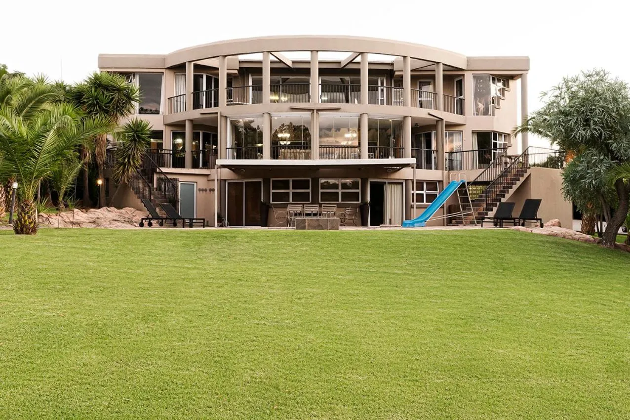 Property building in Glenda's Guest Suites