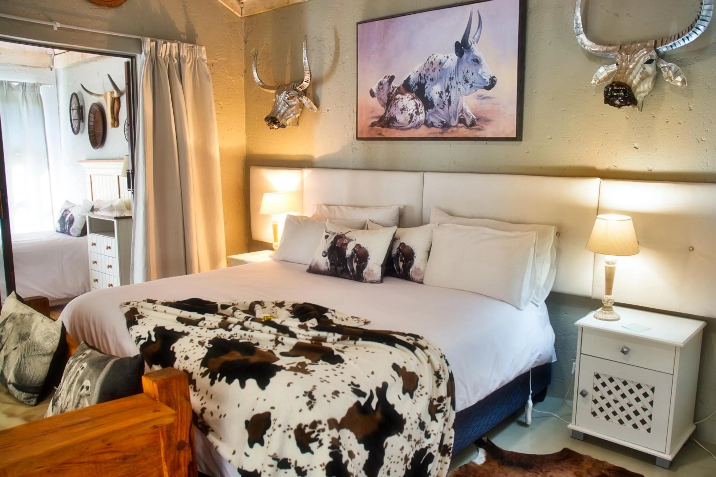 Bedroom, Bed in Glenda's Guest Suites