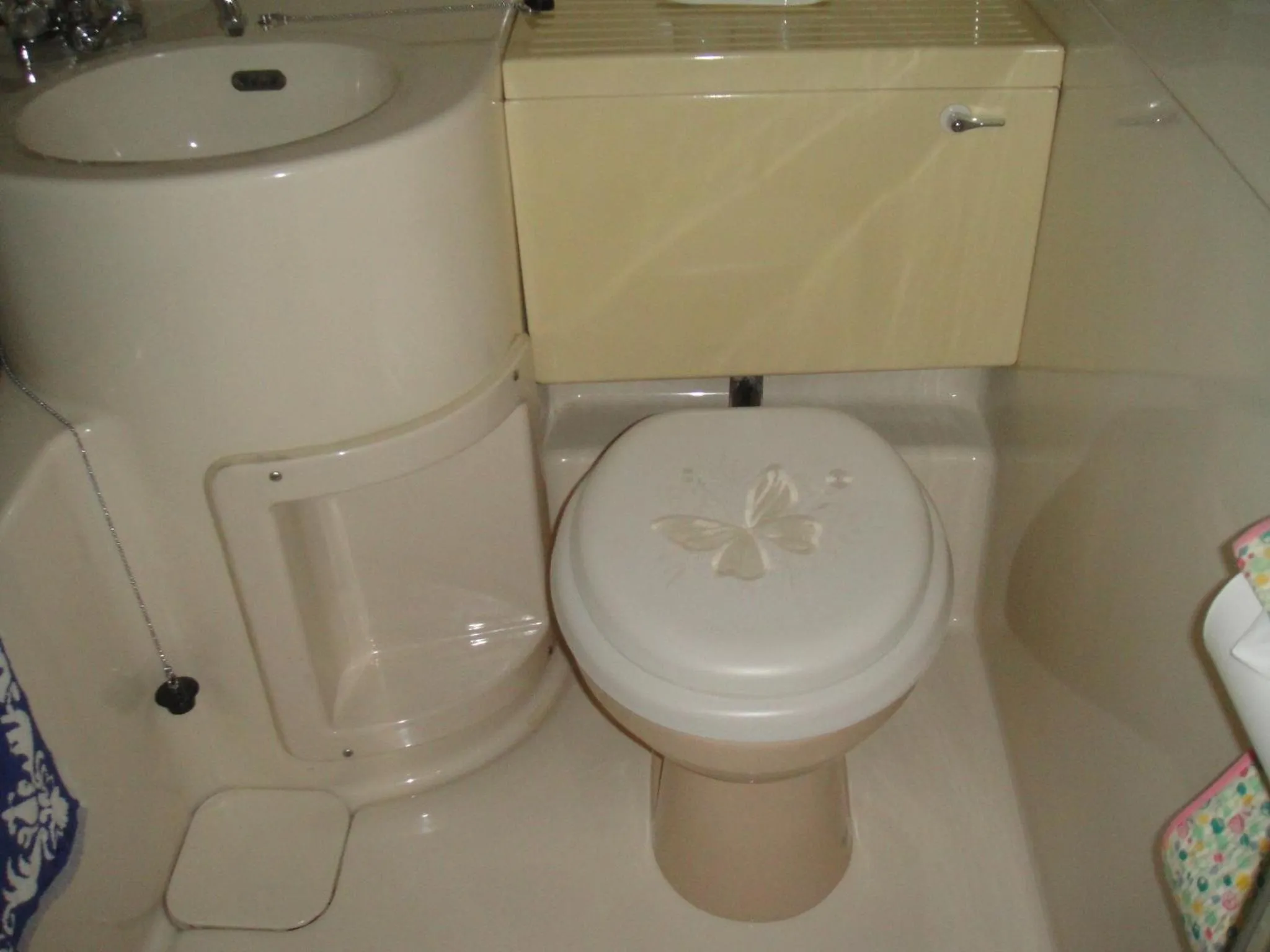 Bathroom in Hotel Weisser Hof Happei