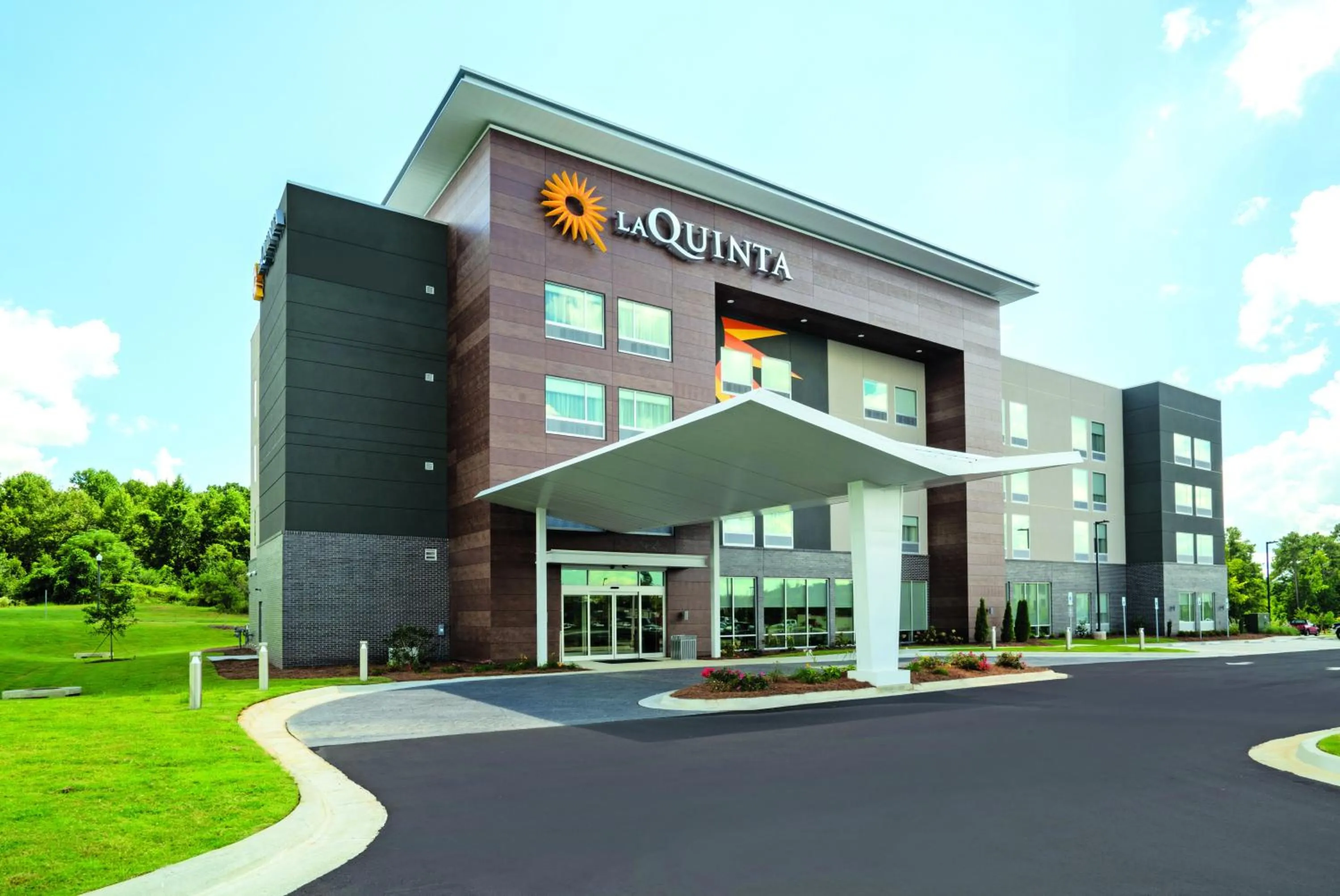 Property building in La Quinta by Wyndham Opelika Auburn