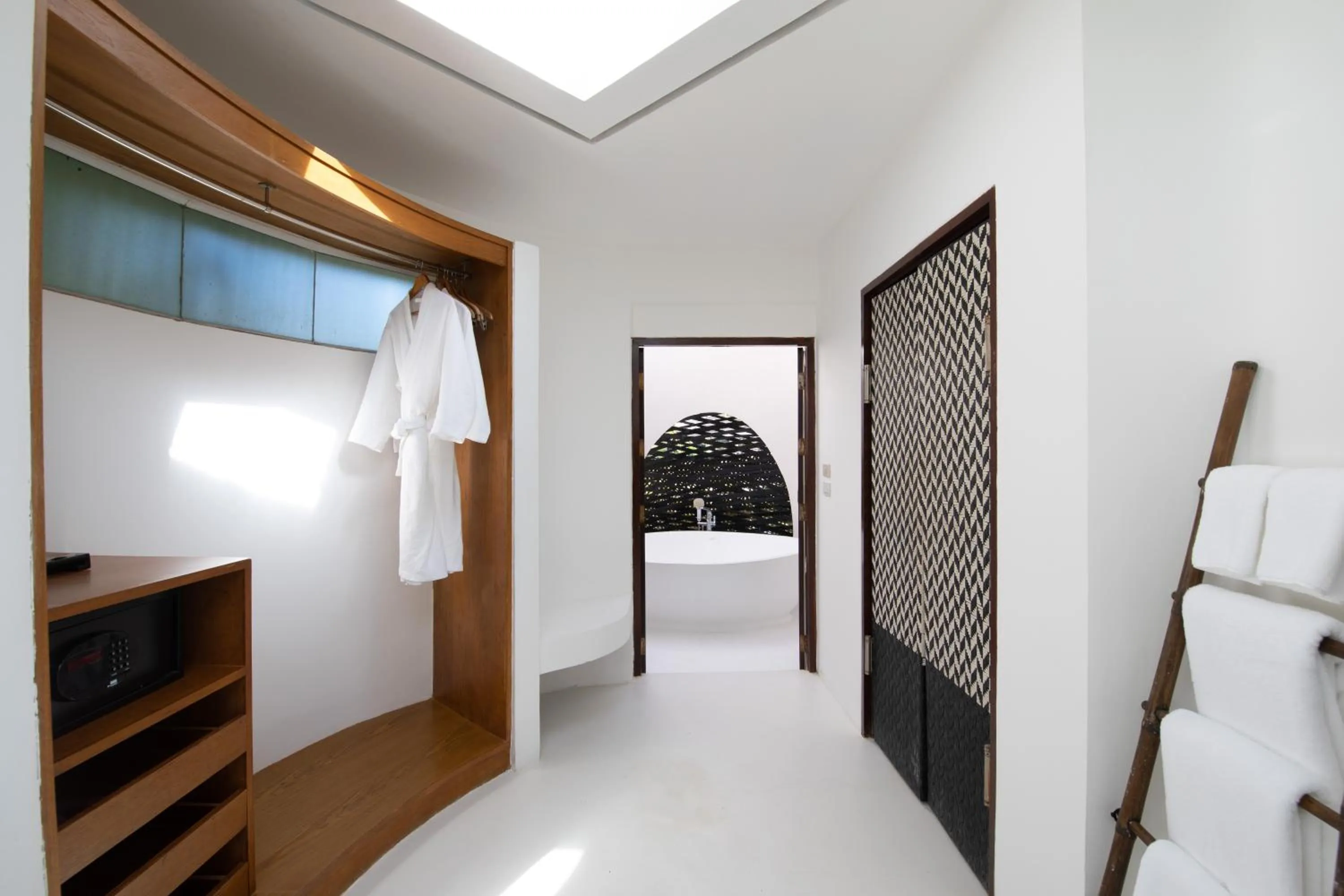 Bathroom, Bed in Ajinta Resort