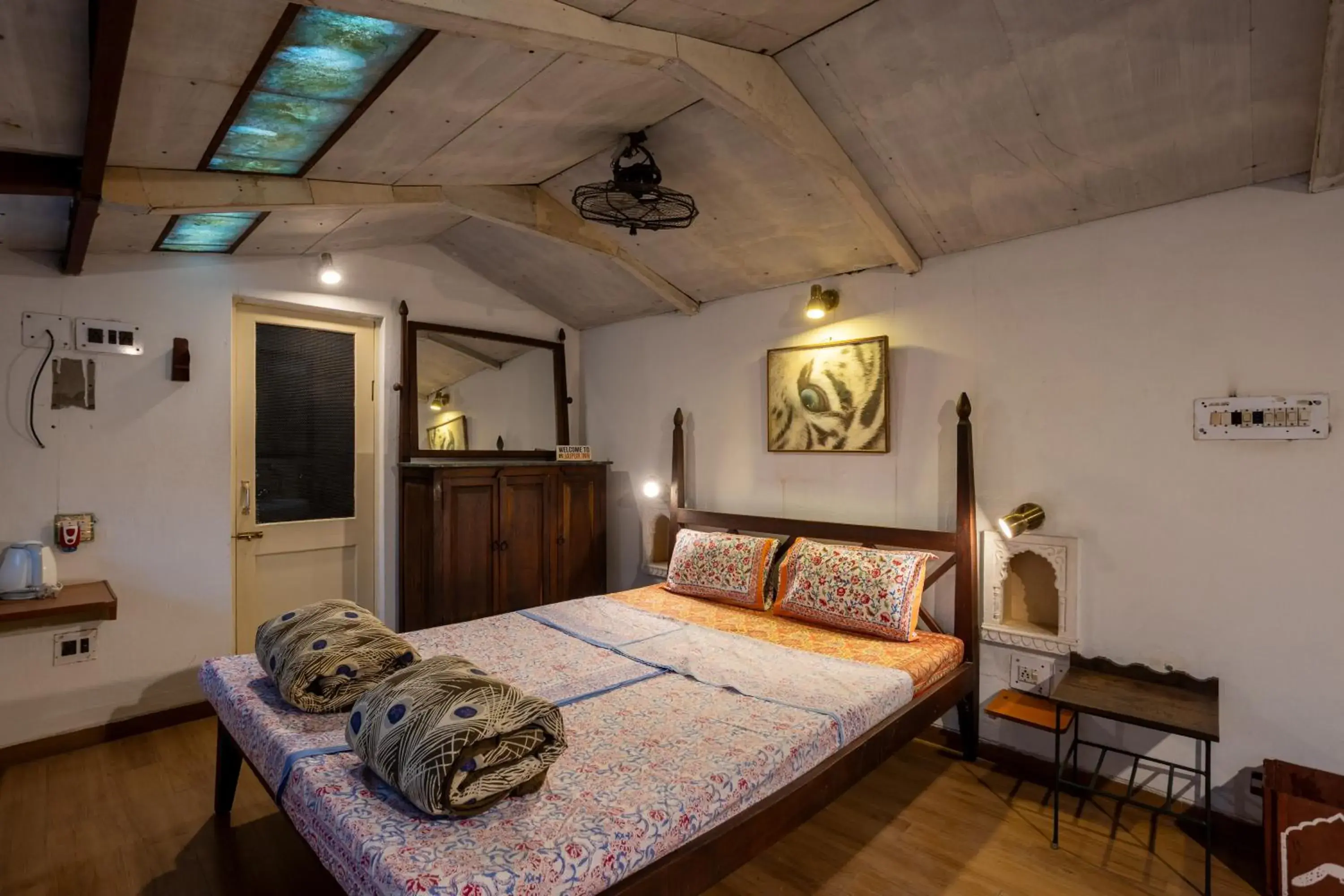 Budget Single Room in Jaipur Inn Budget Single Room in Jaipur Inn