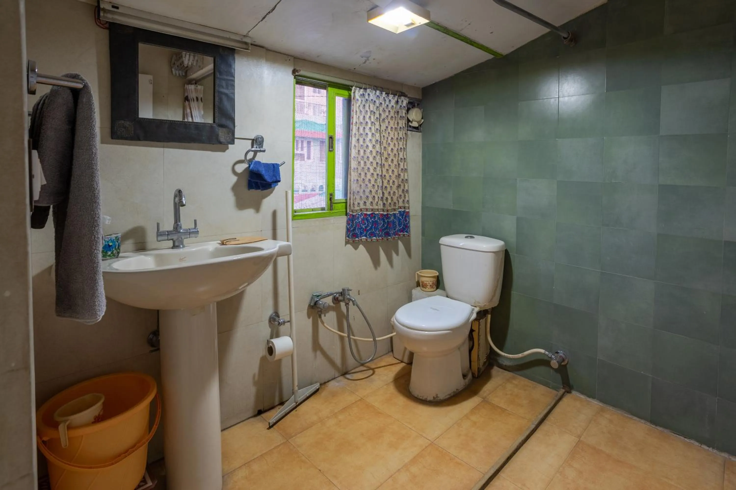 Toilet in Jaipur Inn