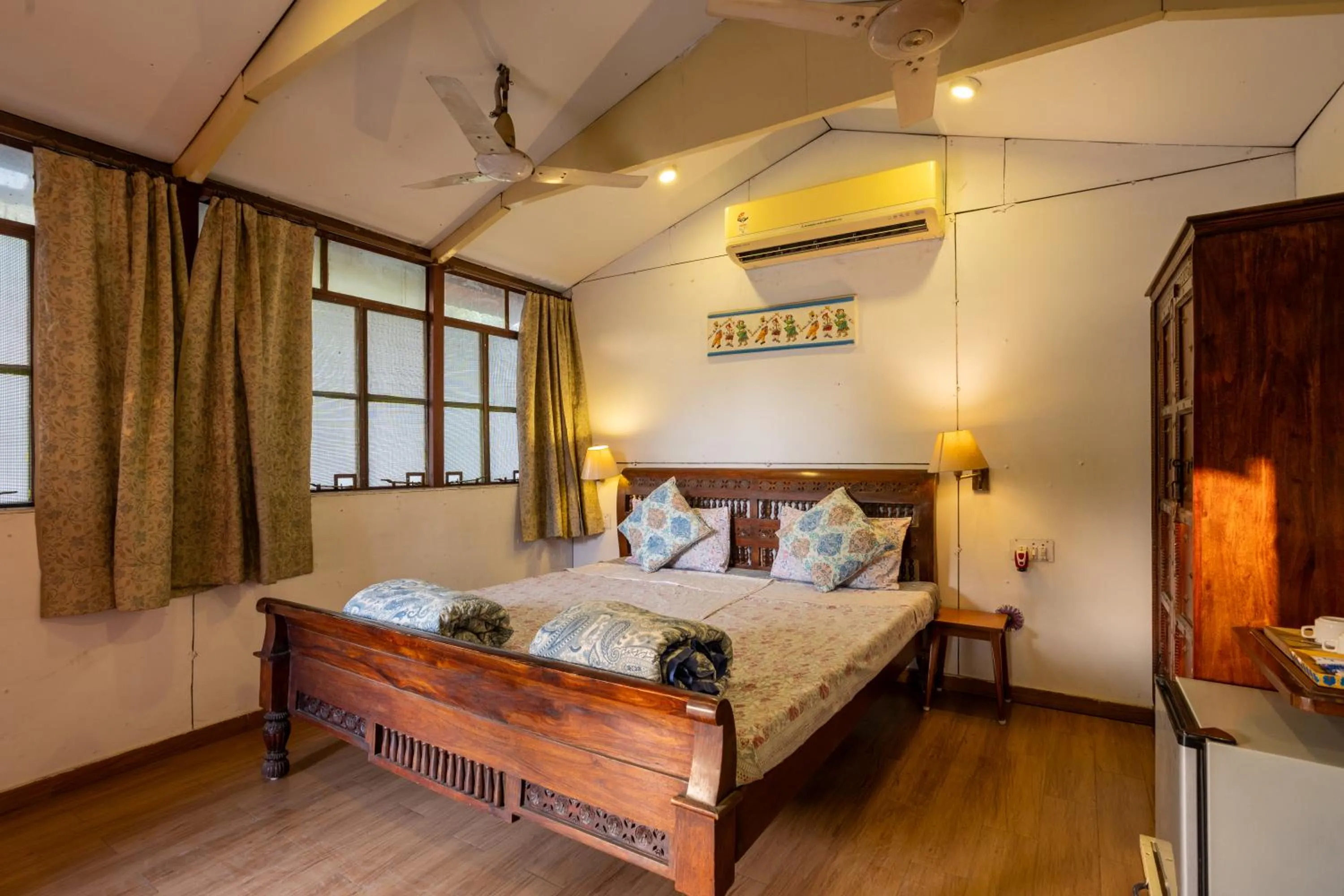 Bedroom, Bed in Jaipur Inn