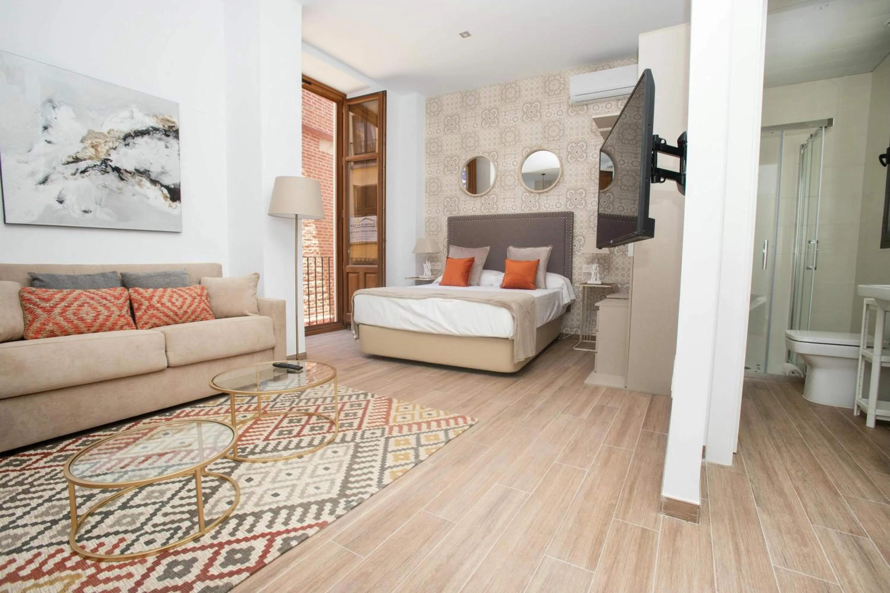 Bathroom, Bed in Feelathome Mártires Apartments