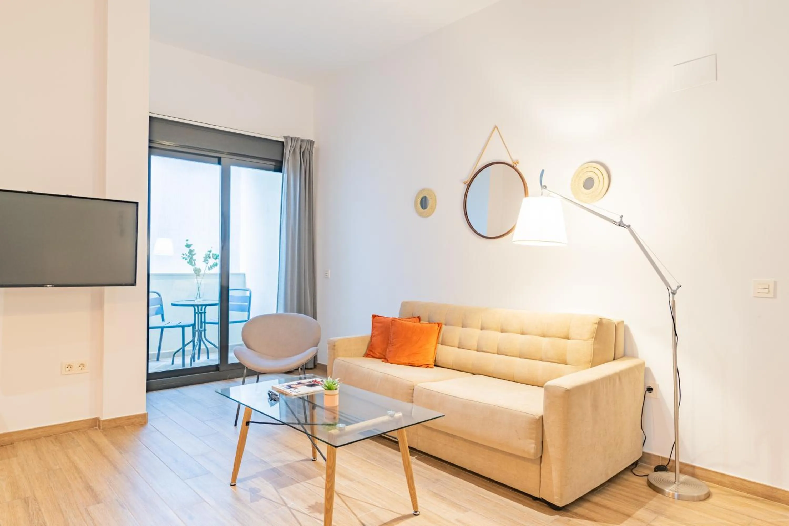 TV and multimedia in Feelathome Mártires Apartments