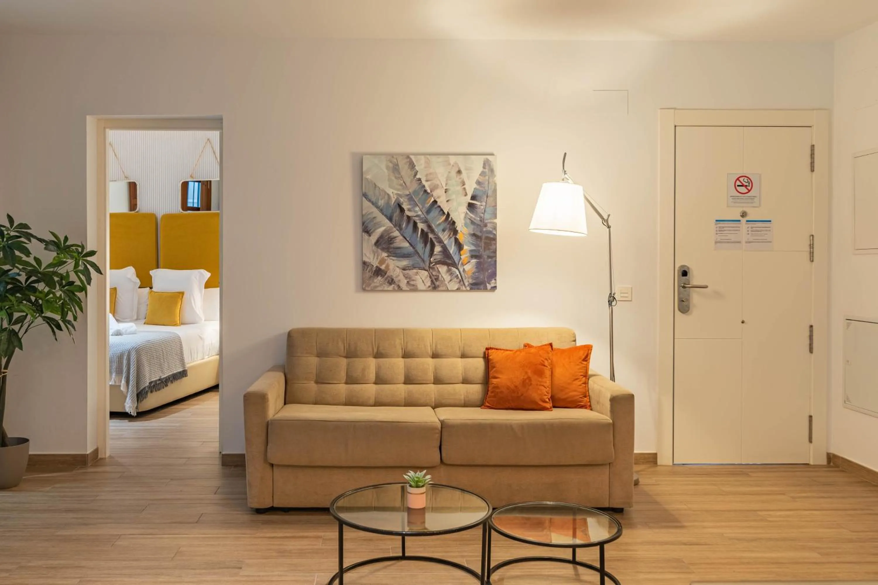 Living room, Bed in Feelathome Mártires Apartments