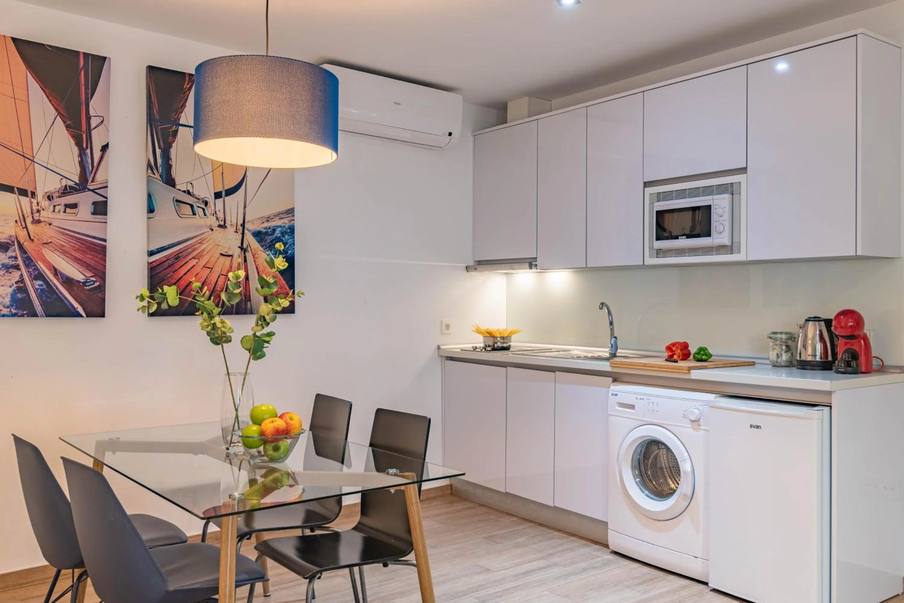 Kitchen or kitchenette in Feelathome Mártires Apartments