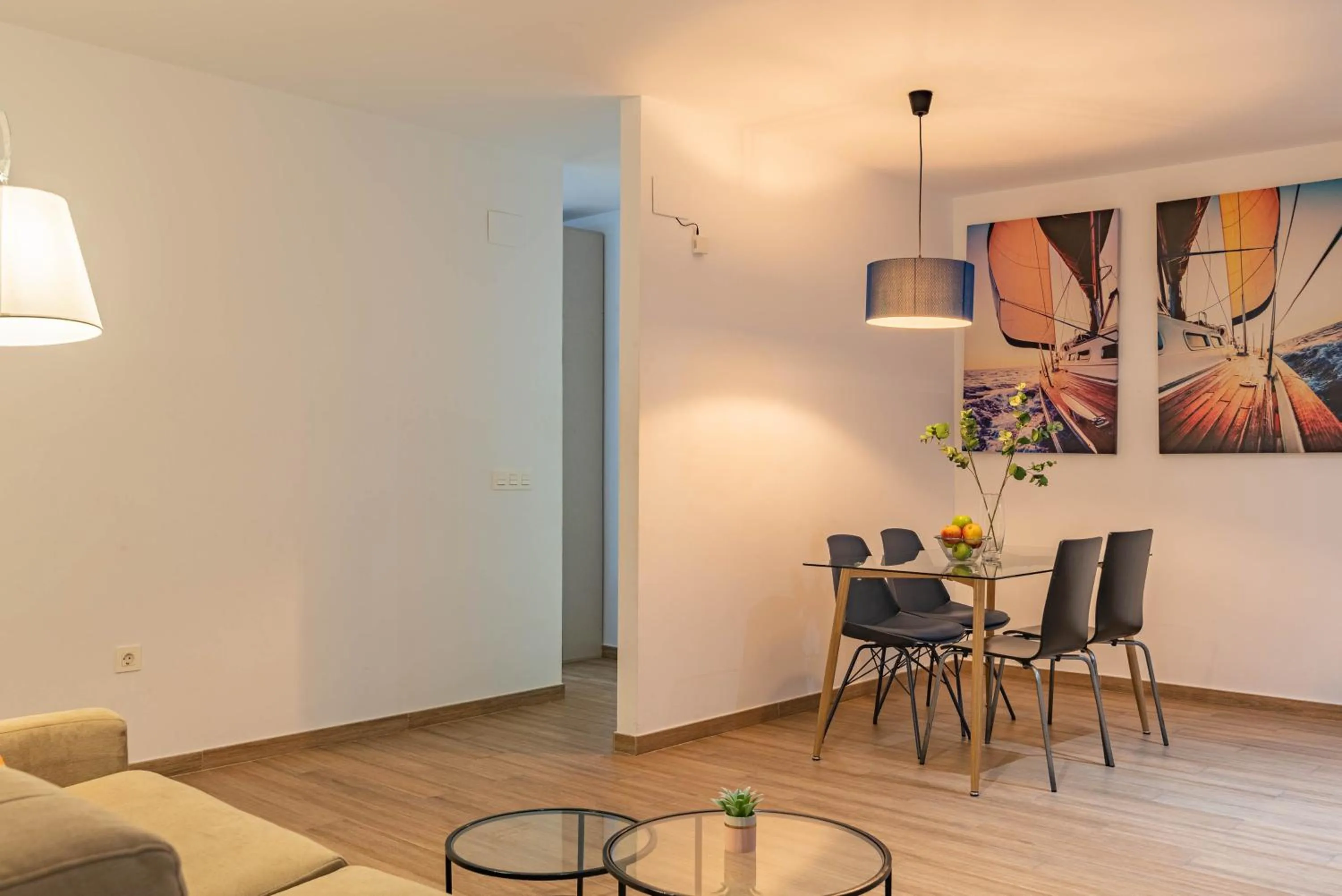 Dining area in Feelathome Mártires Apartments