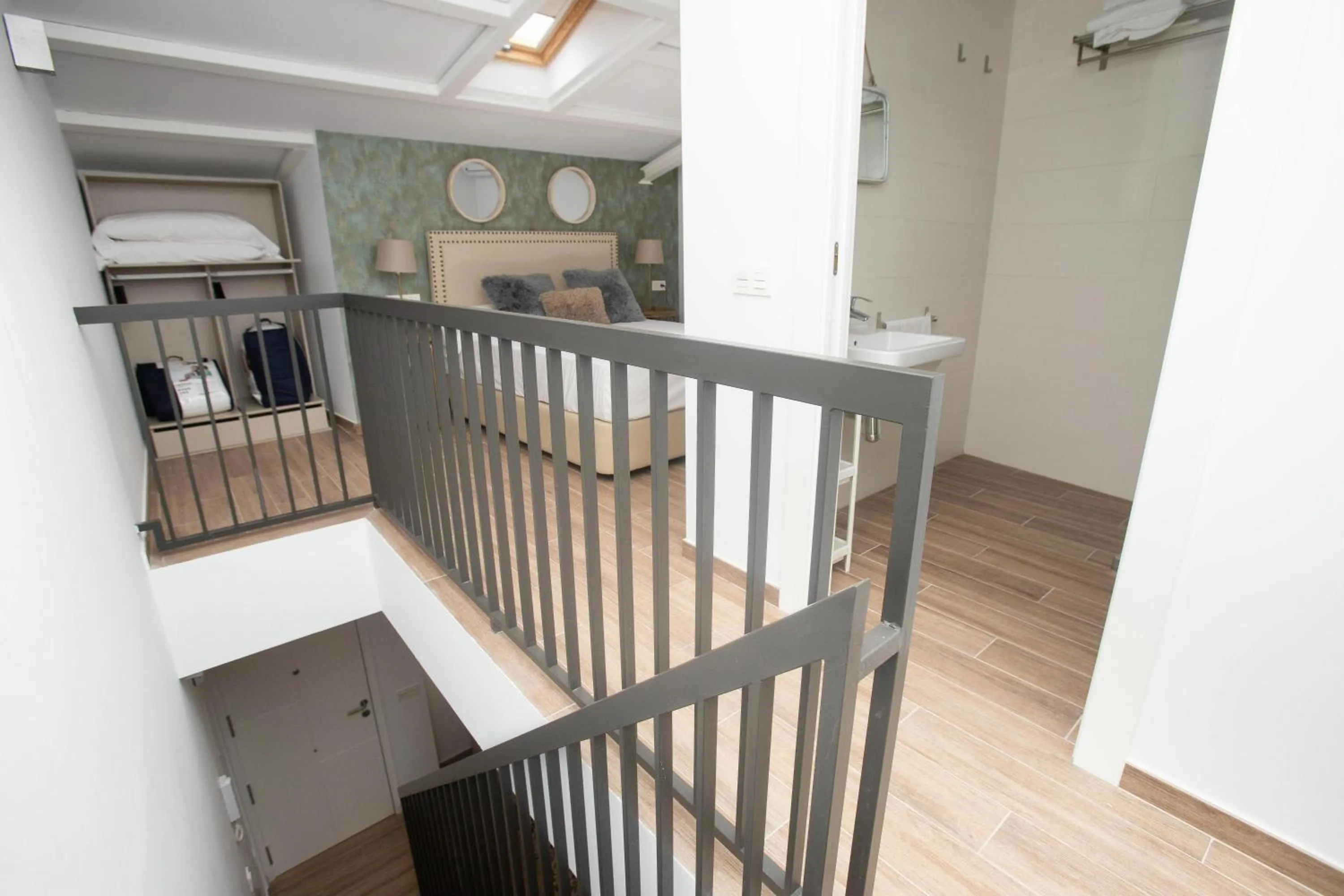 Bathroom, Bed in Feelathome Mártires Apartments