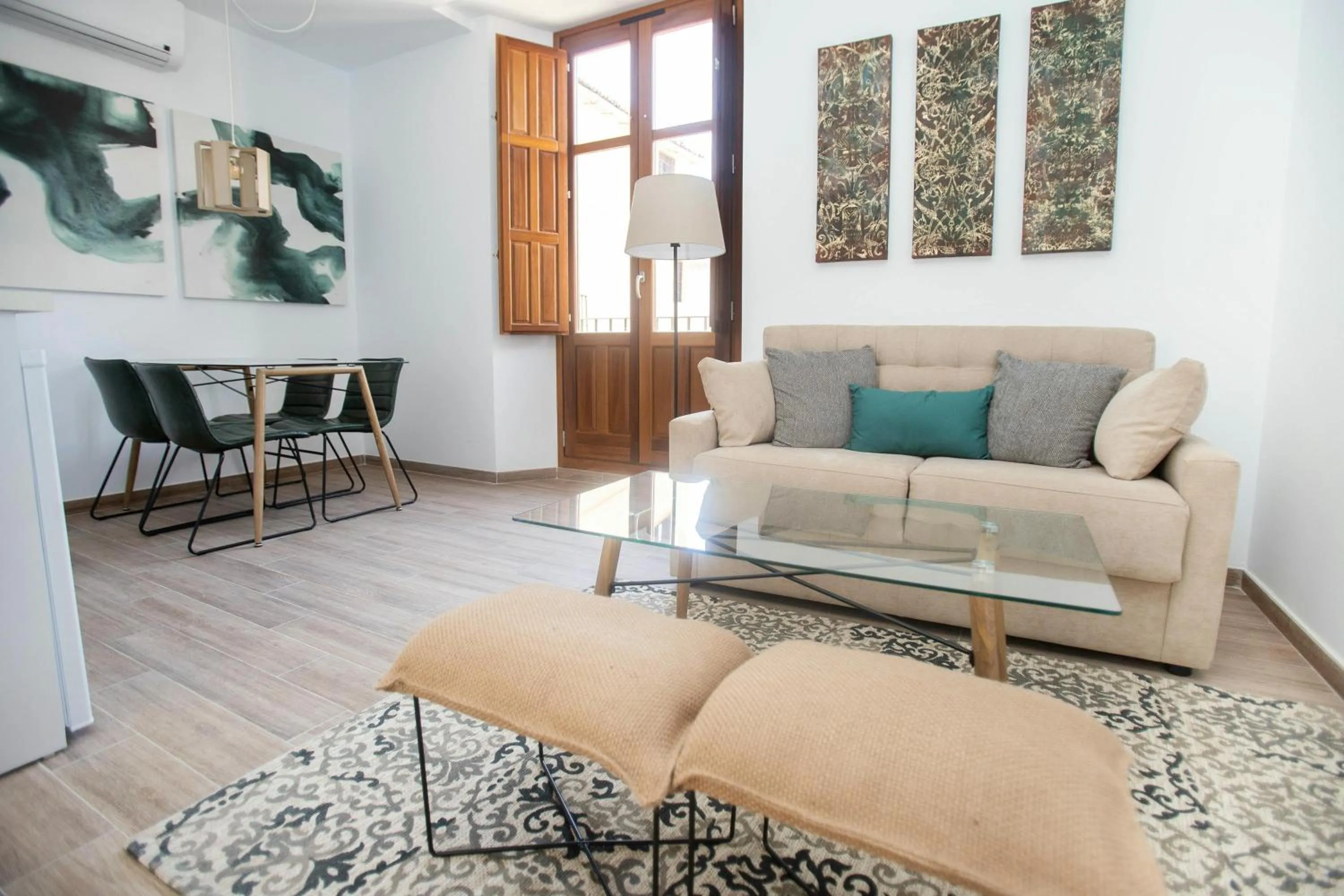 Living room in Feelathome Mártires Apartments