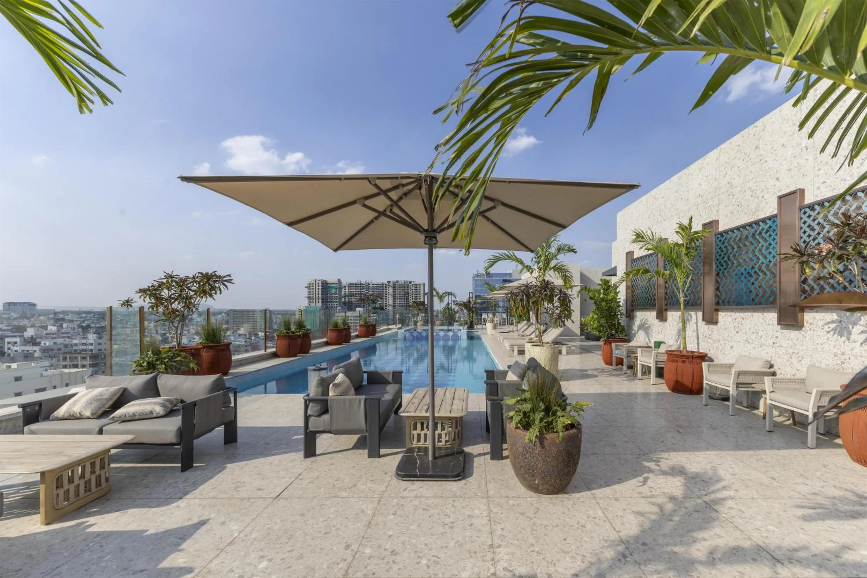 Restaurant/places to eat in Radisson Blu Hotel Pune Kharadi