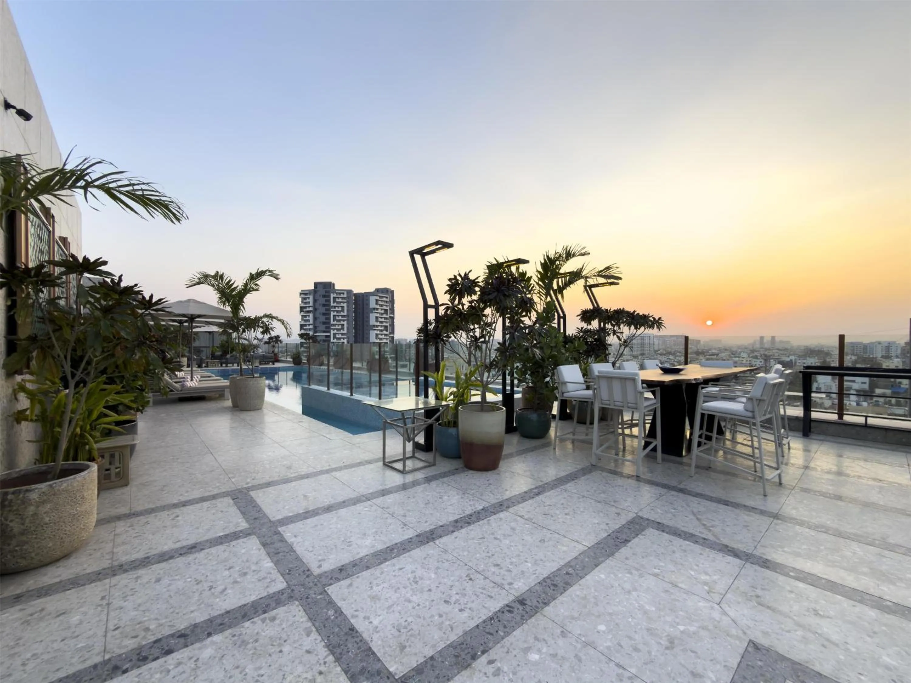 Restaurant/places to eat in Radisson Blu Hotel Pune Kharadi