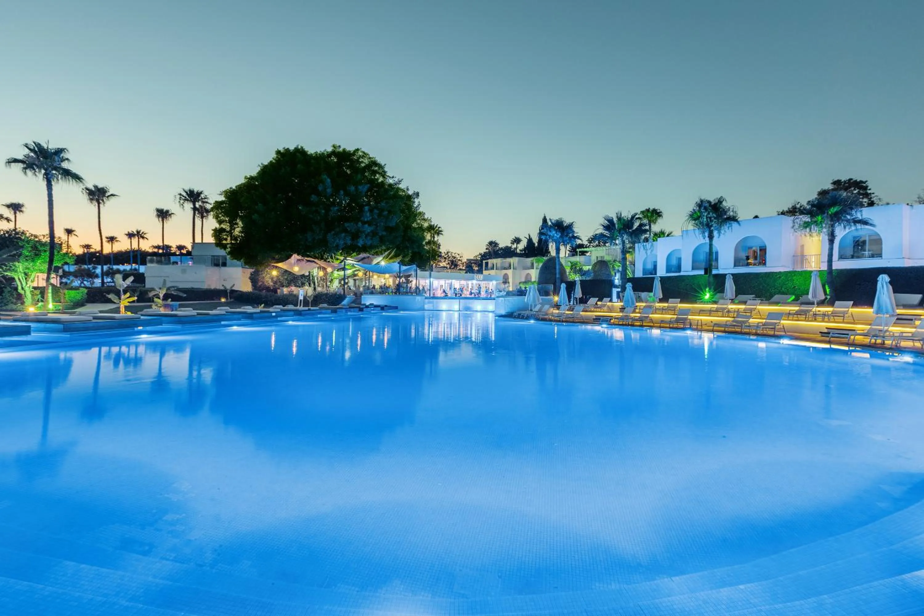 Swimming pool in So White Beach Resort