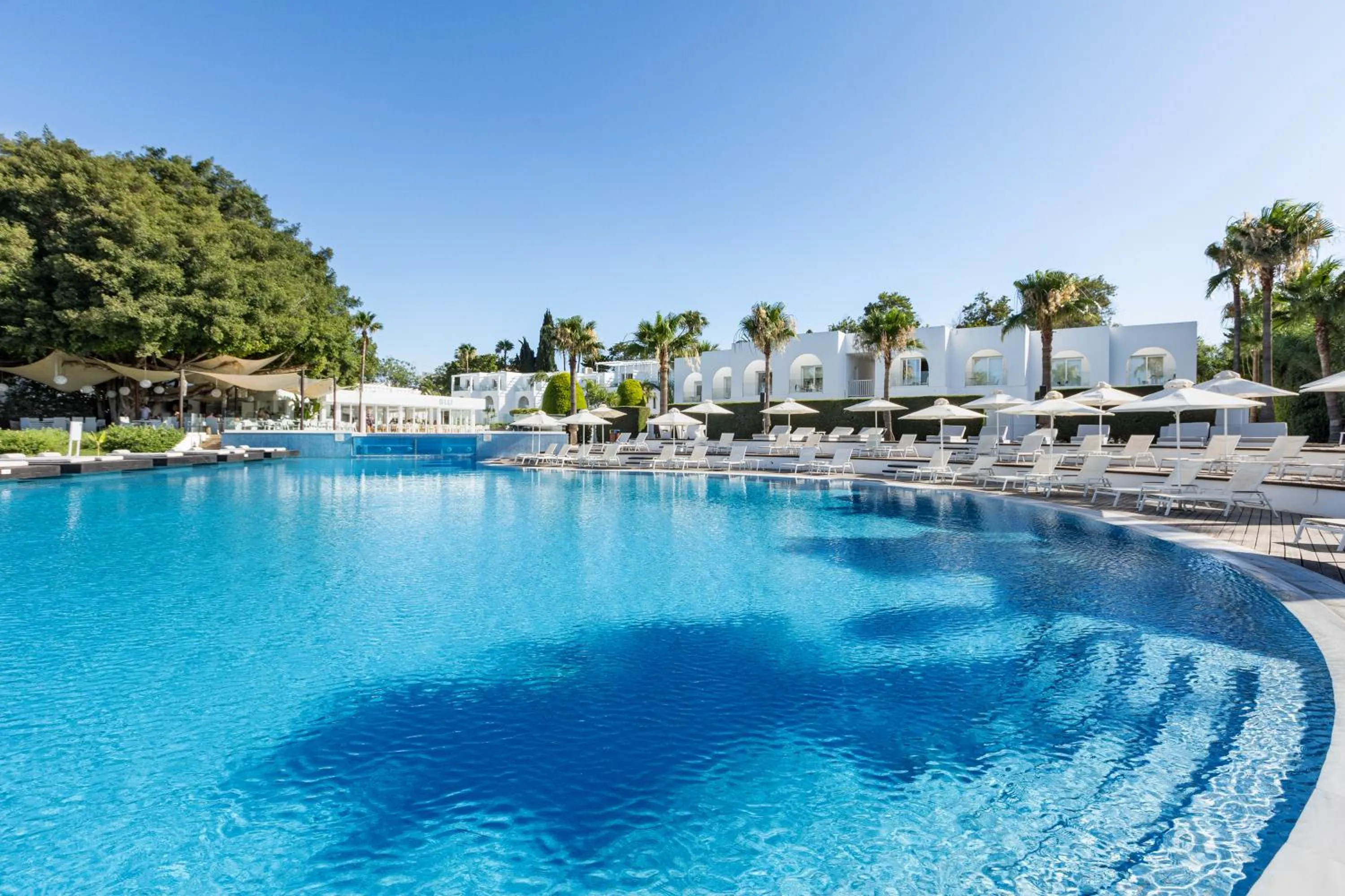 Swimming pool in So White Beach Resort