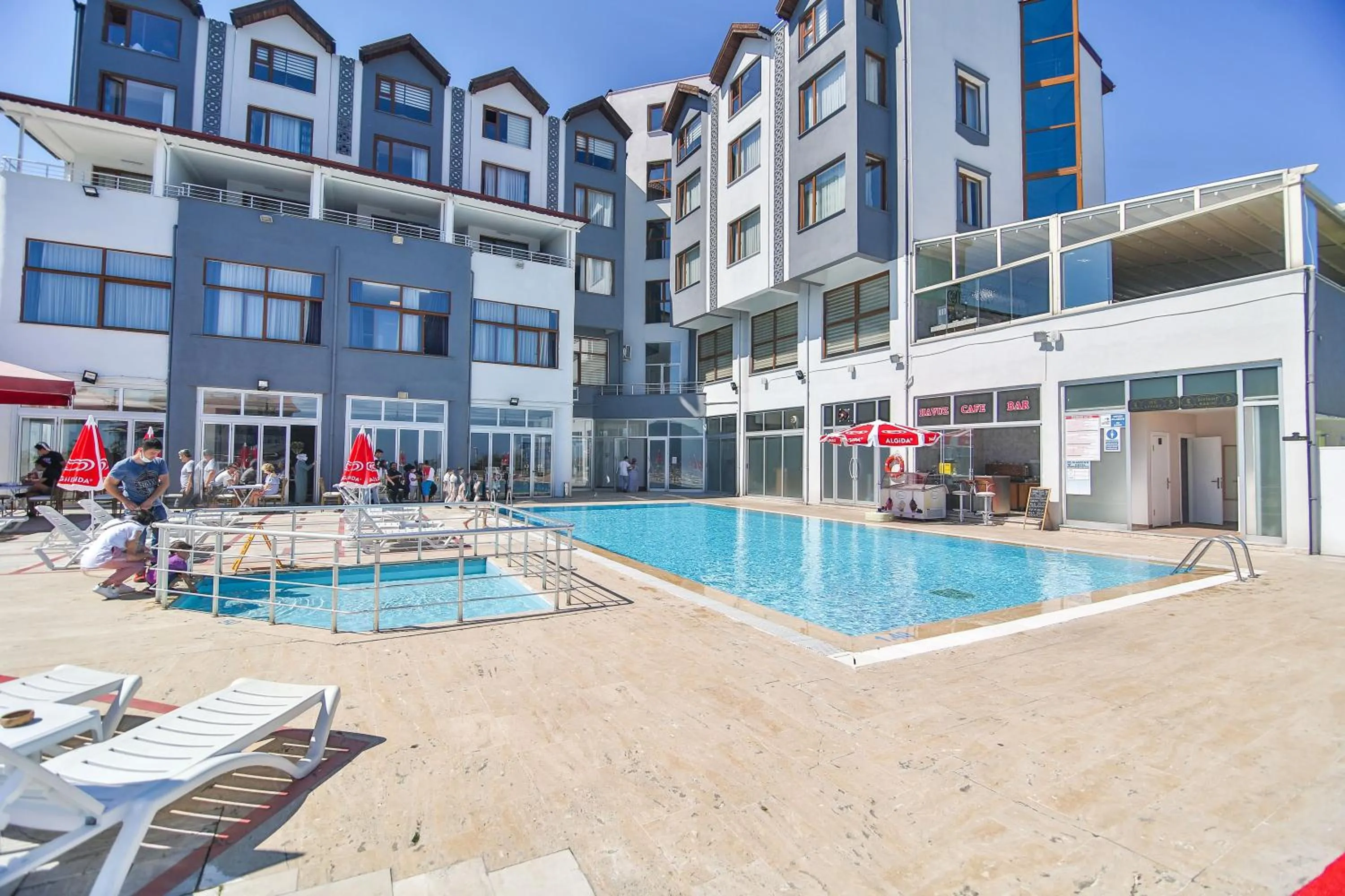 Swimming pool in Amasra Diamond Hotel