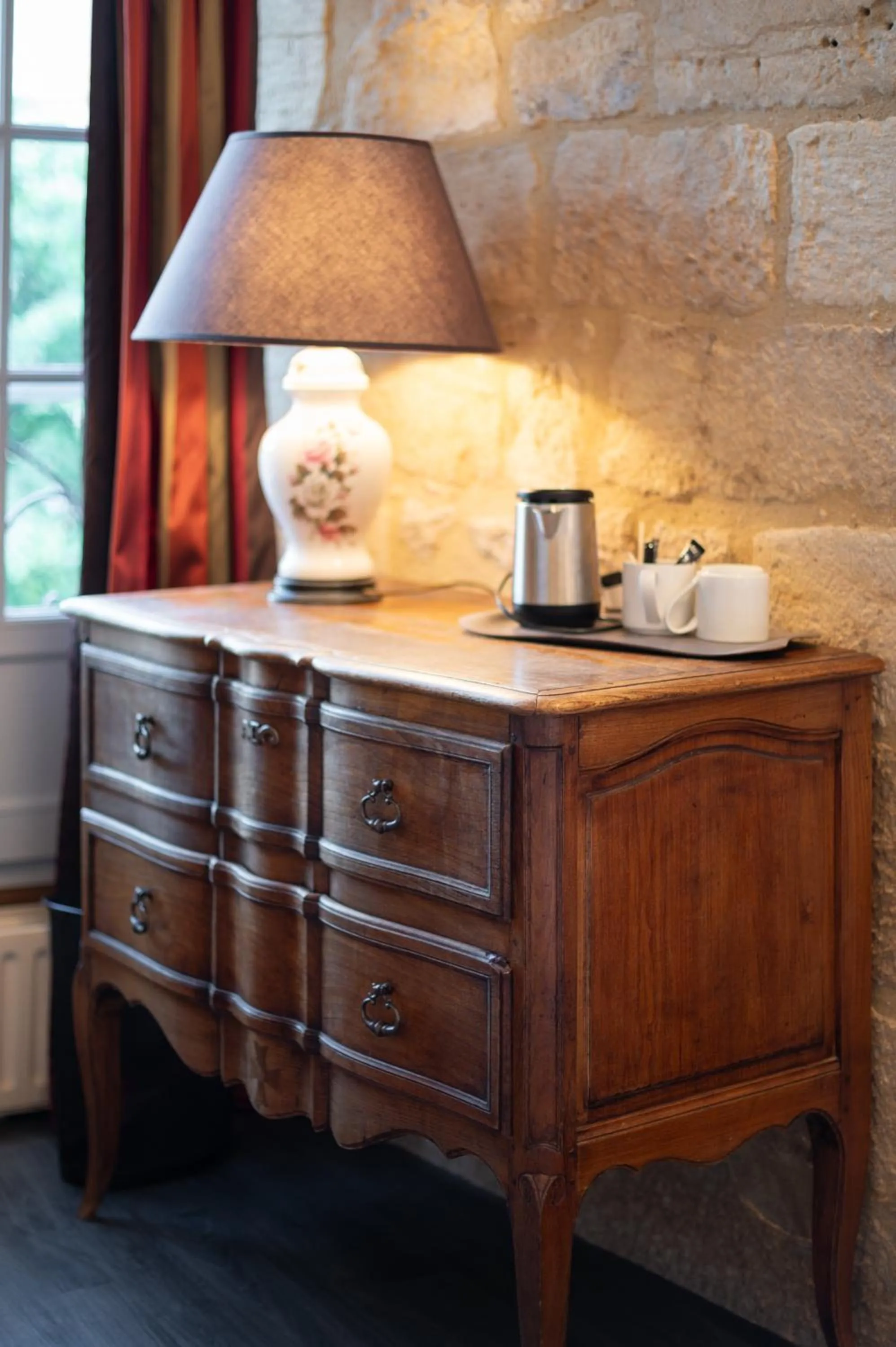 Decorative detail in Hôtel La Couleuvrine Sarlat Centre Ville