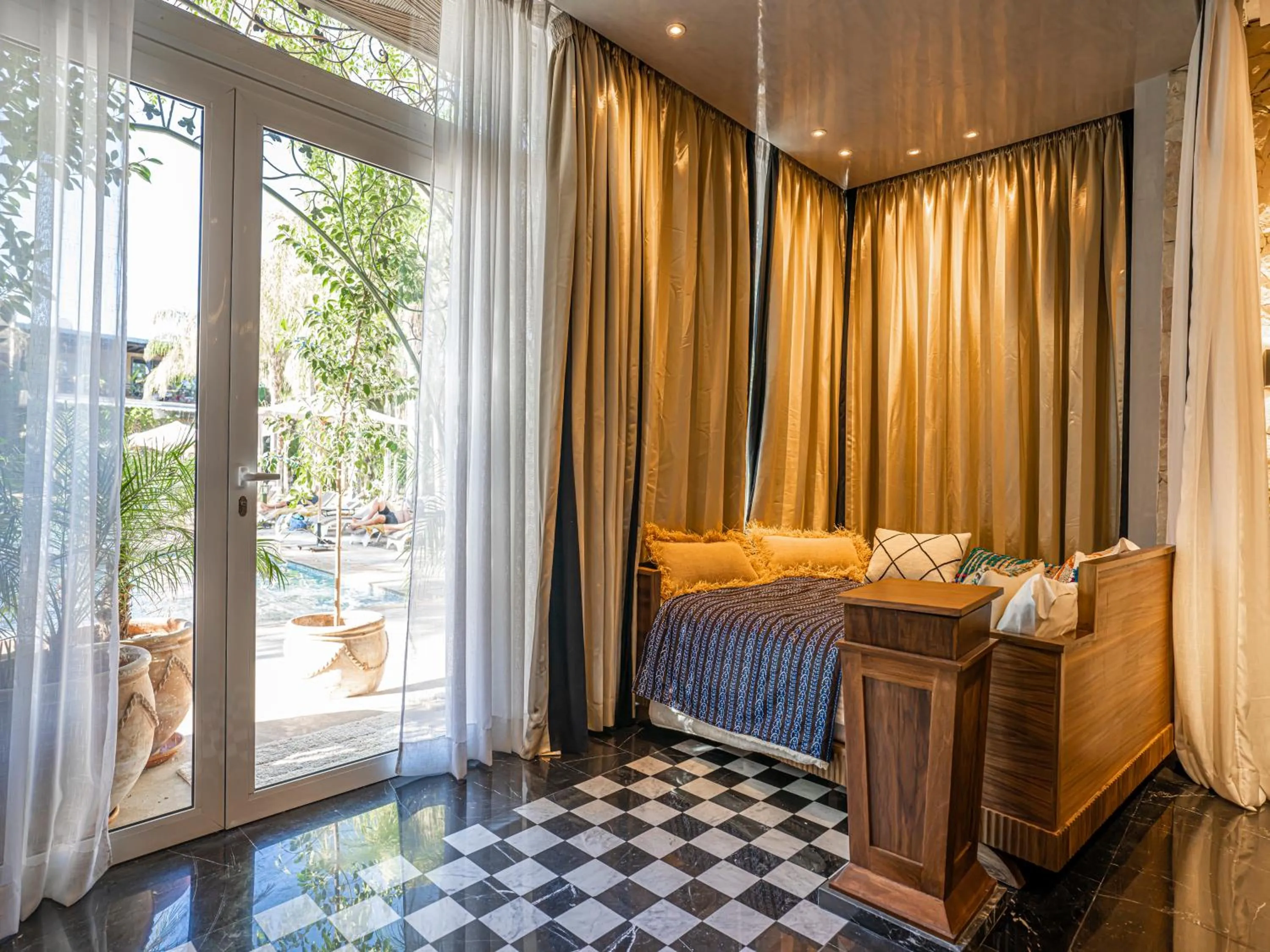 Photo of the whole room, Bed in Palais Mirage d'Atlas, Suites de Luxe & Spa