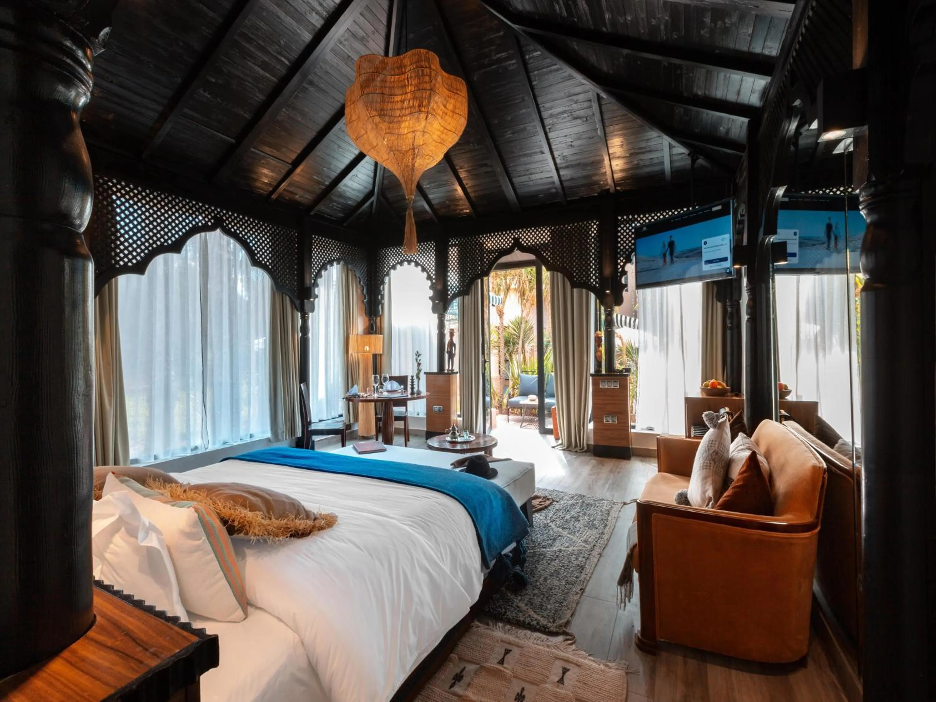 Photo of the whole room, Bed in Palais Mirage d'Atlas, Suites de Luxe & Spa