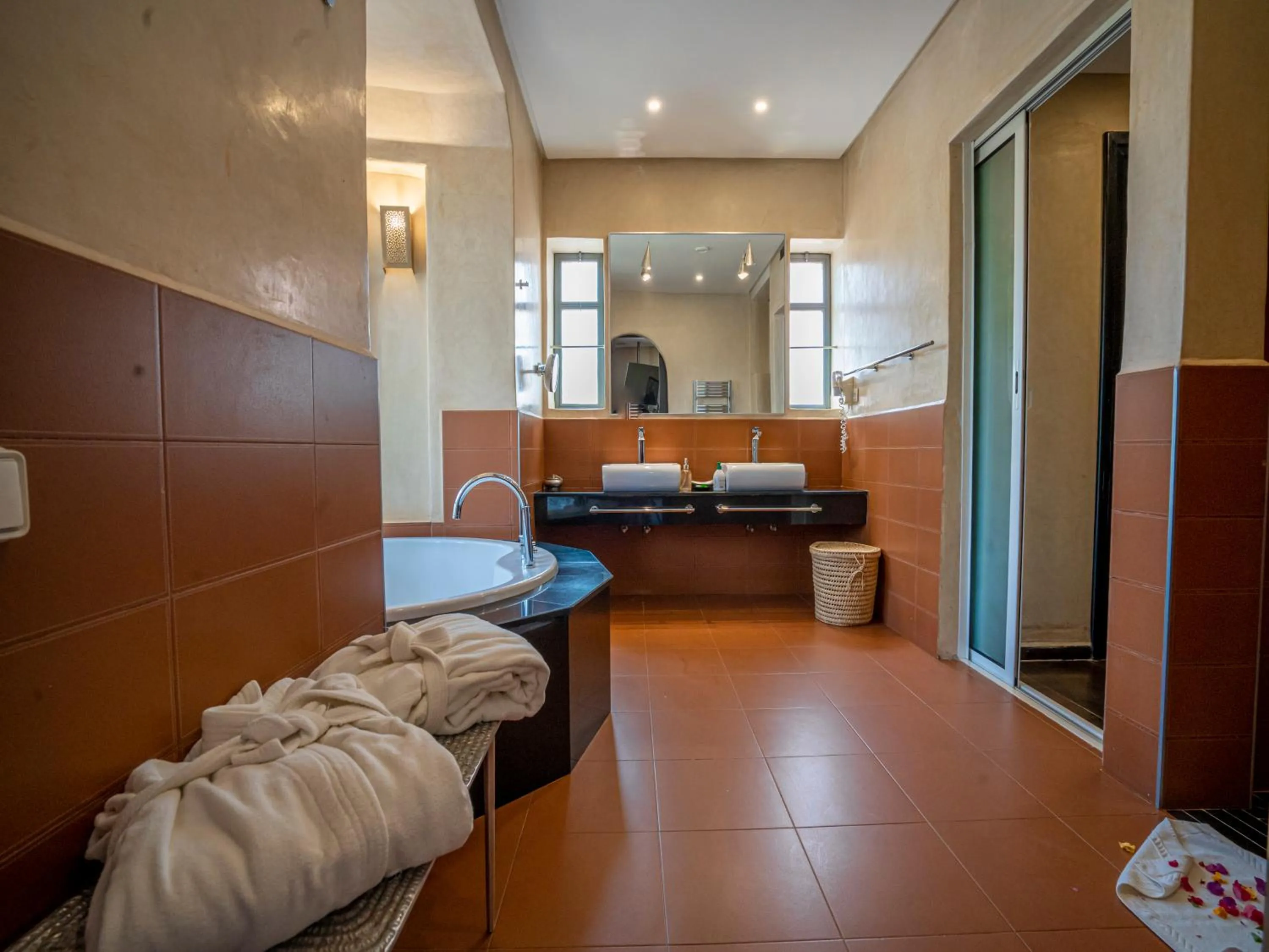 Bathroom, Bed in Palais Mirage d'Atlas, Suites de Luxe & Spa