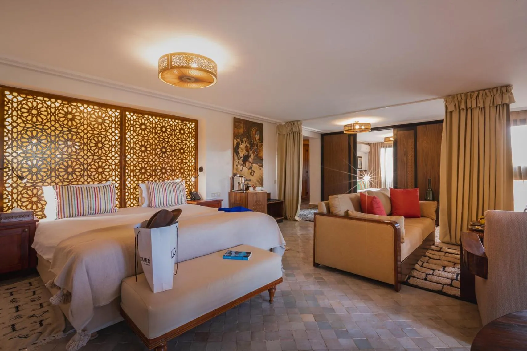Photo of the whole room, Bed in Palais Mirage d'Atlas, Suites de Luxe & Spa