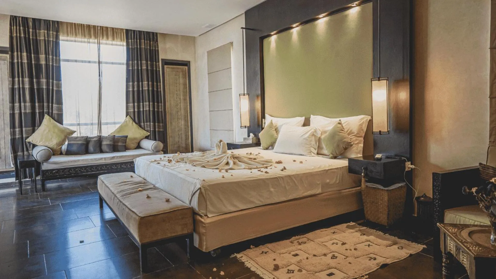 Photo of the whole room, Bed in Palais Mirage d'Atlas, Suites de Luxe & Spa