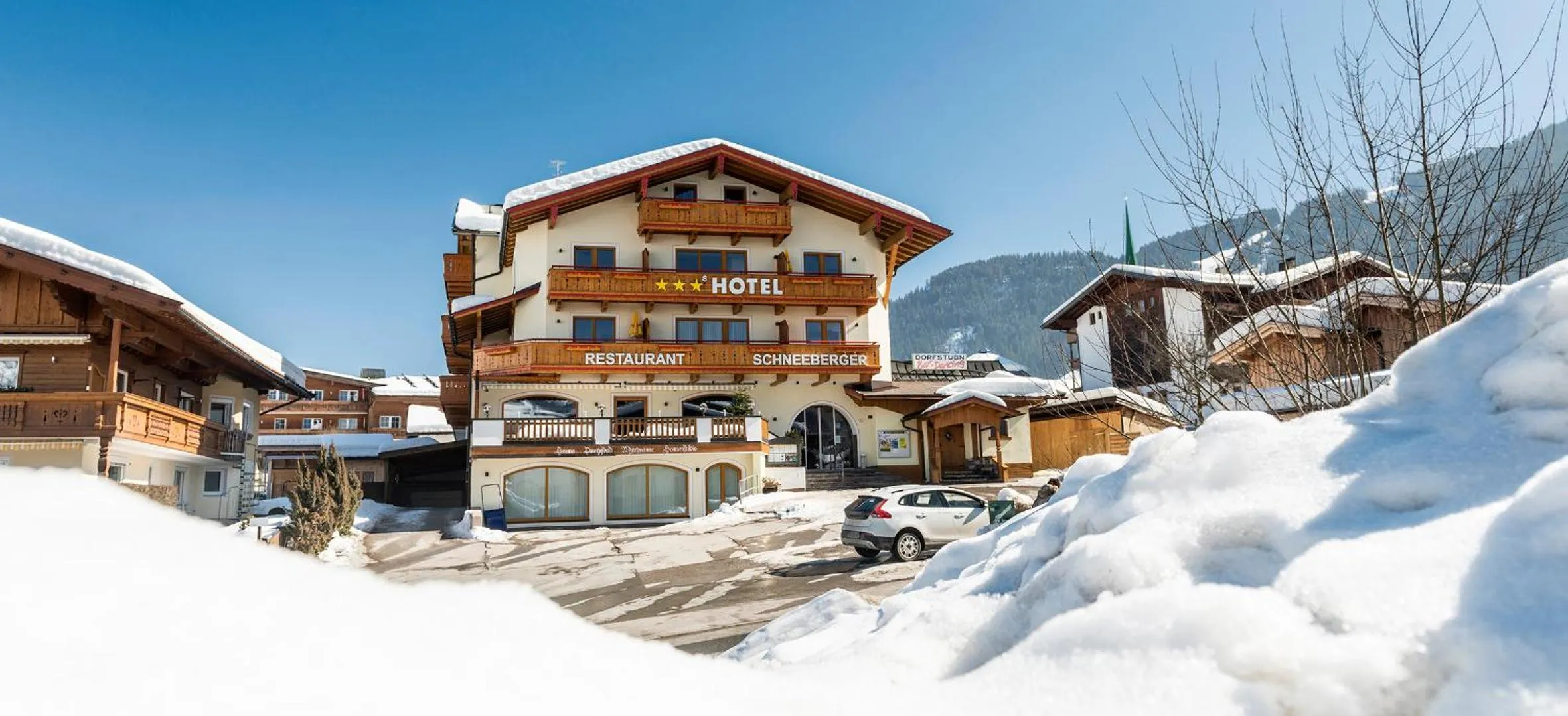 Facade/entrance in Hotel Schneeberger