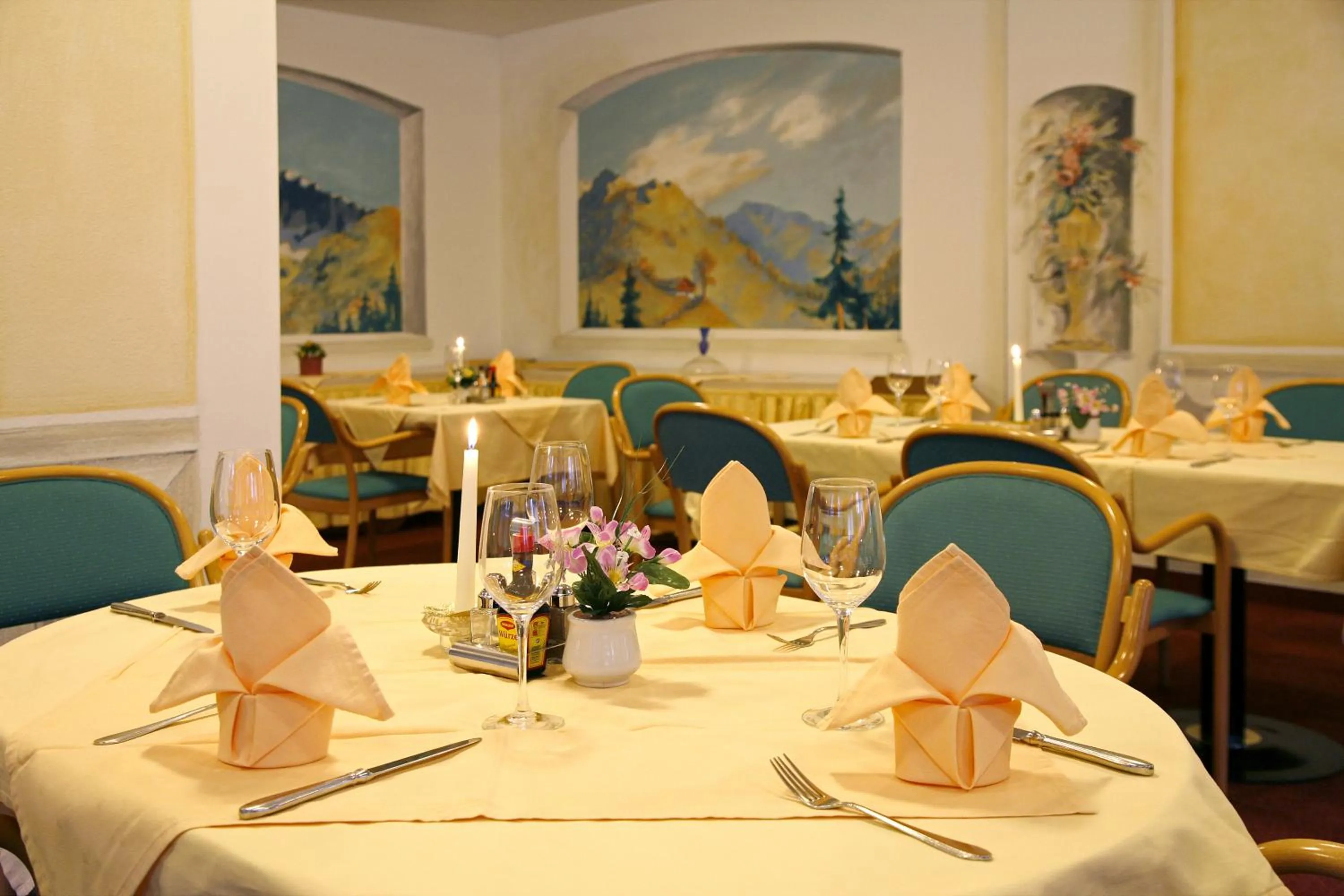 Restaurant/places to eat in Hotel Schneeberger