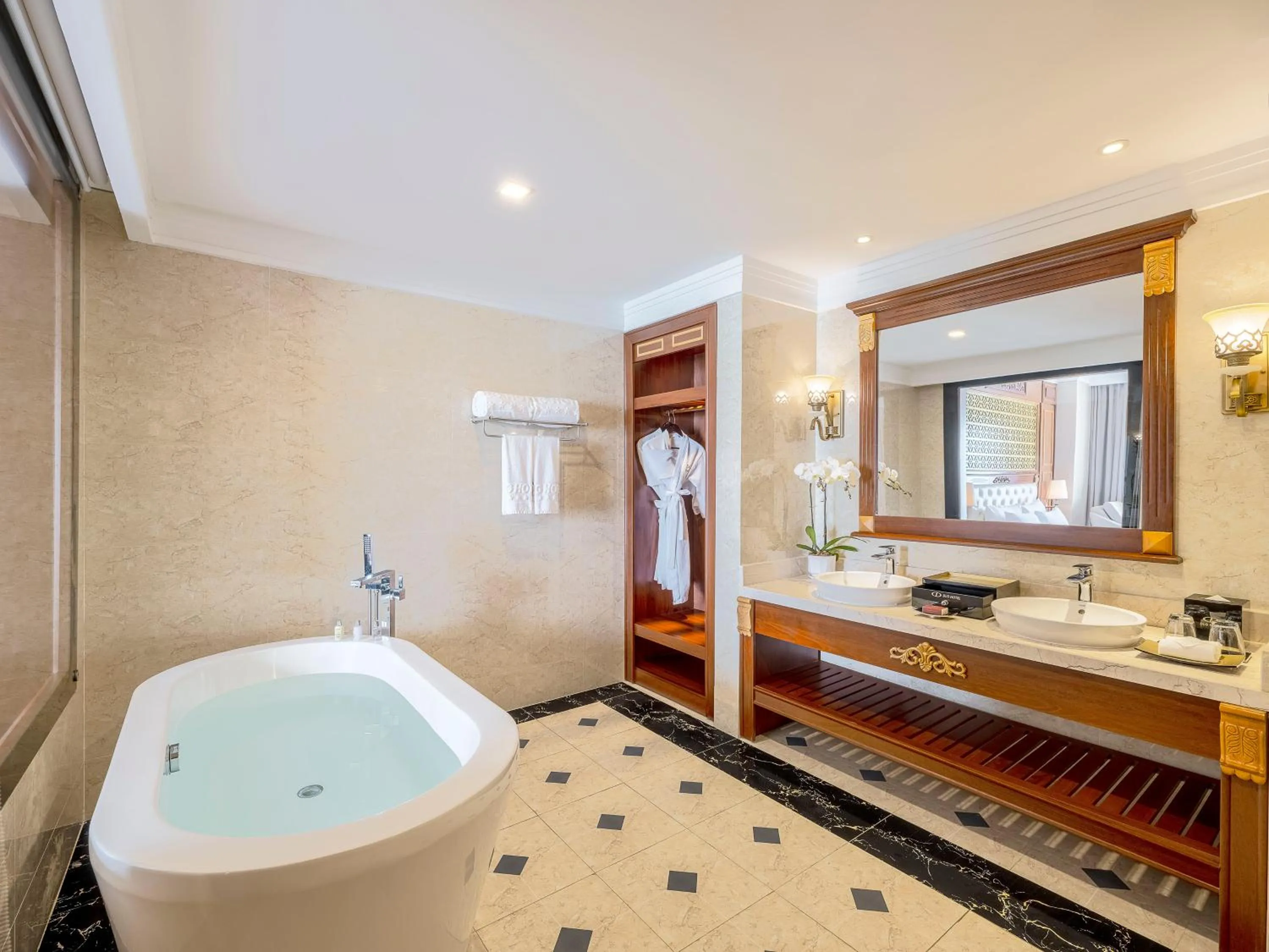 Bathroom in DLG Hotel Danang