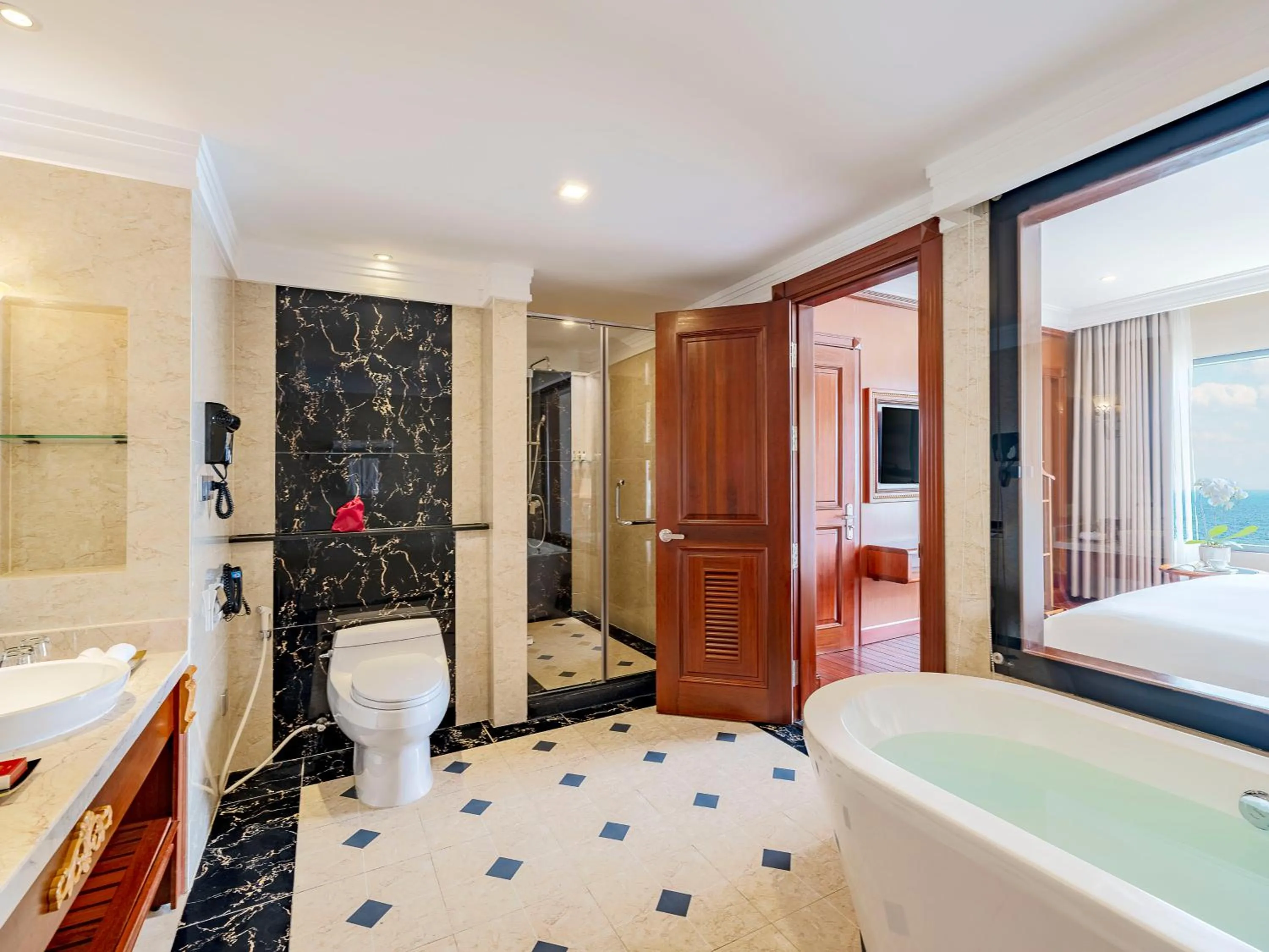 Bathroom, Bed in DLG Hotel Danang