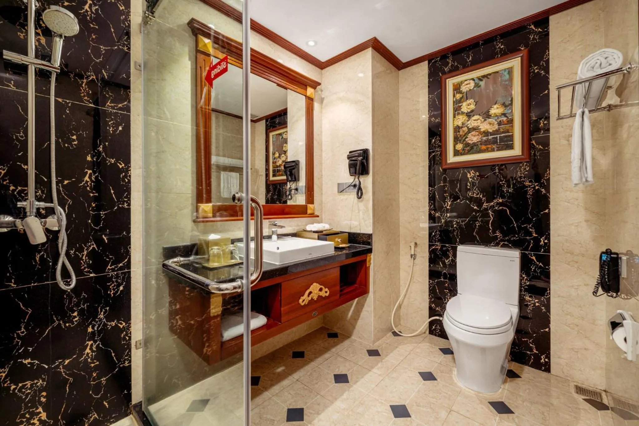 Shower in DLG Hotel Danang