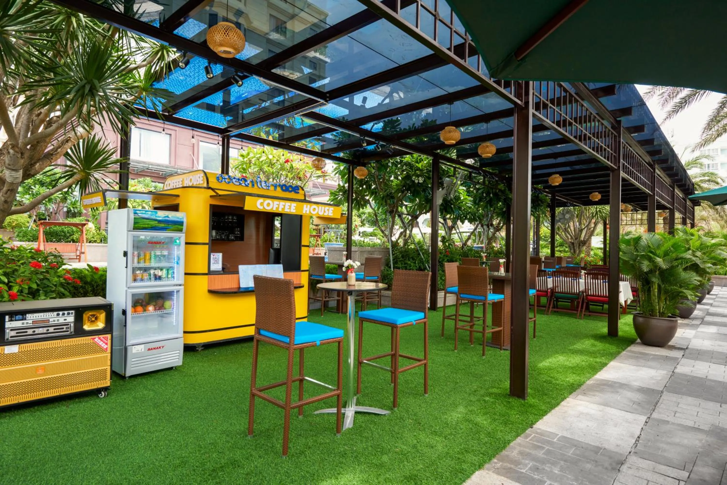 Lounge or bar in DLG Hotel Danang