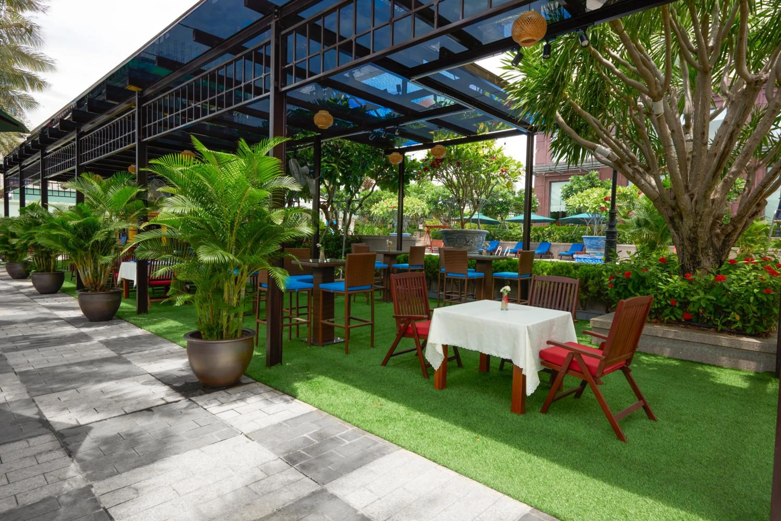 Lounge or bar in DLG Hotel Danang