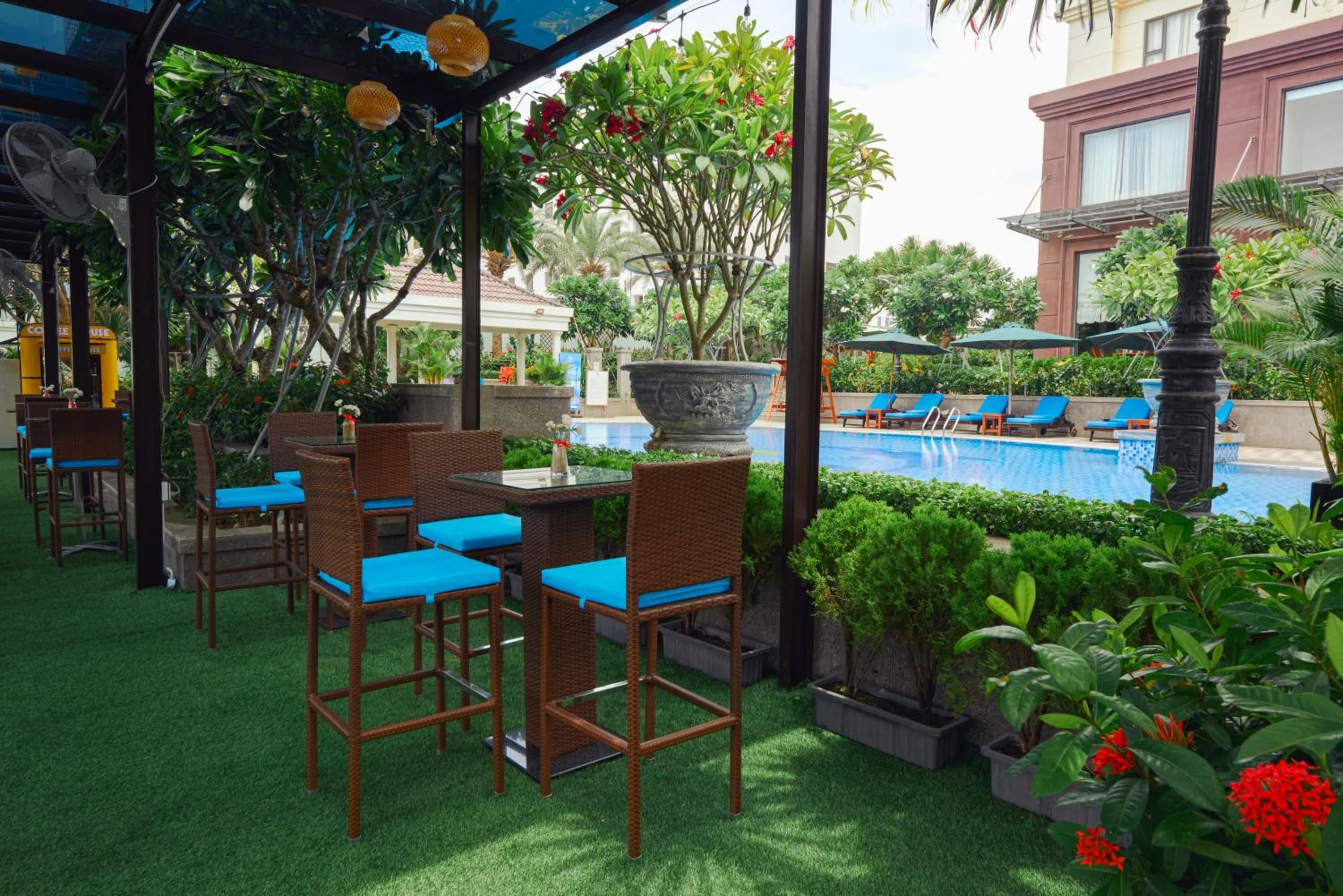 Lounge or bar in DLG Hotel Danang