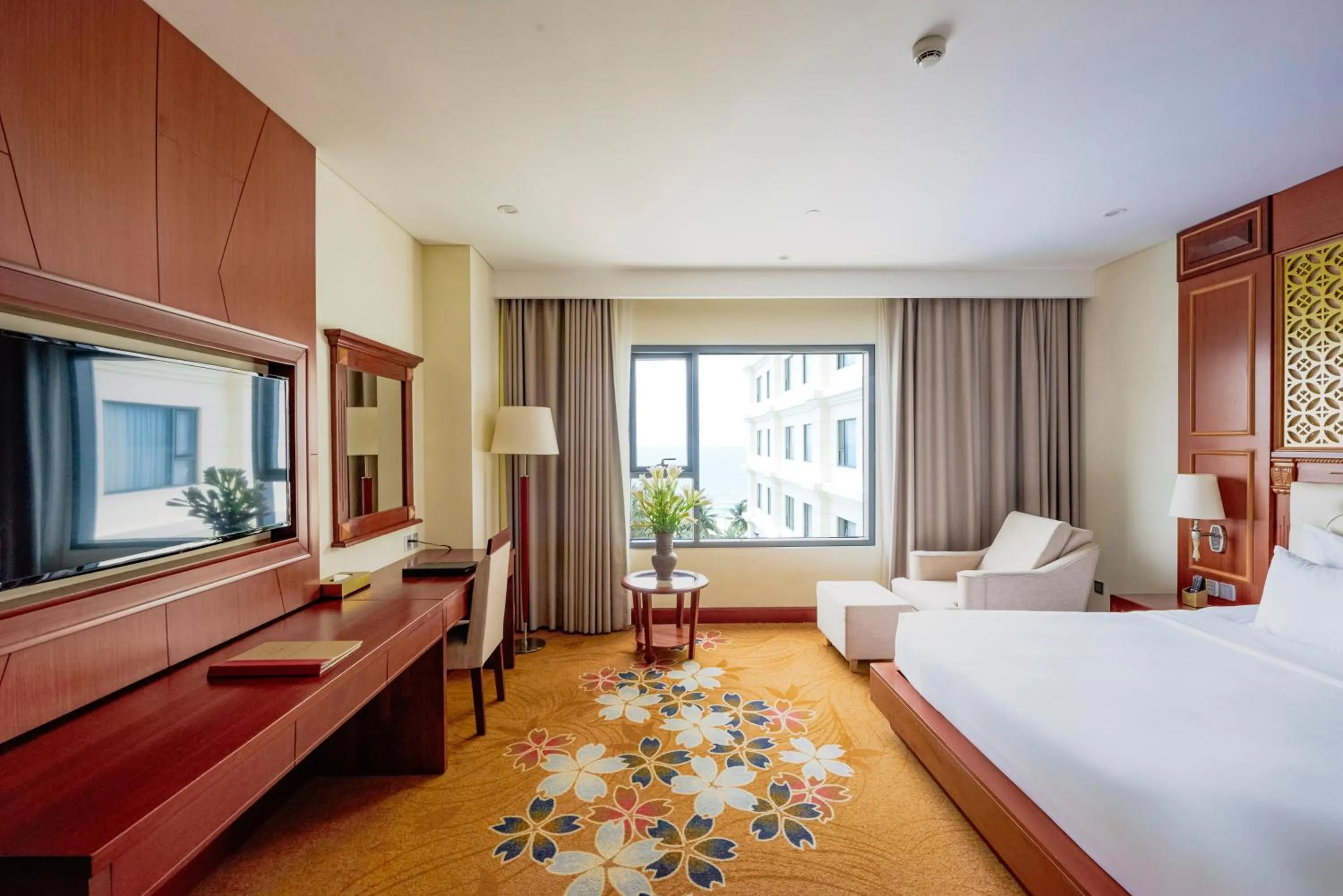 Bed in DLG Hotel Danang